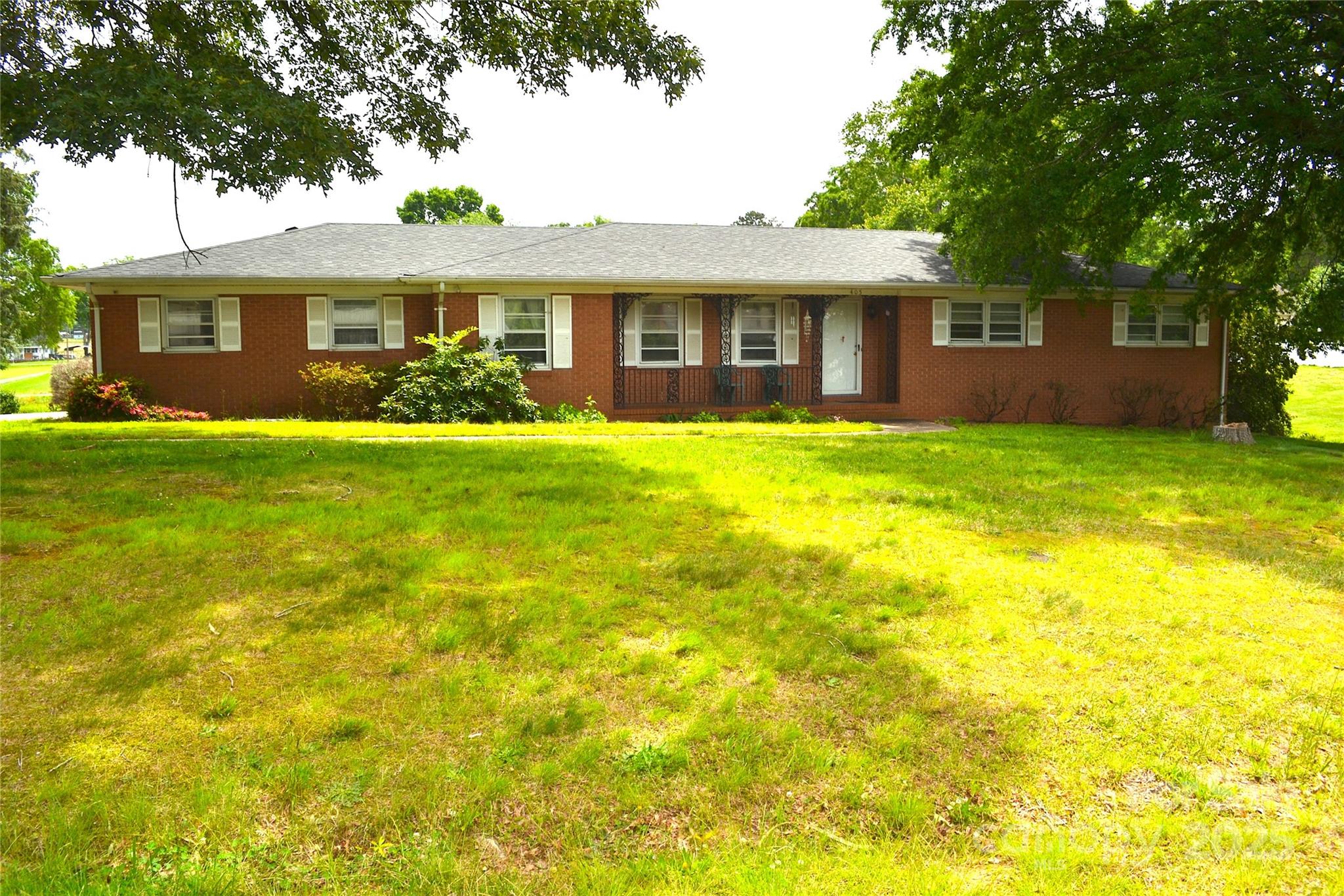 405 Wesley Heights Drive Property Photo 2