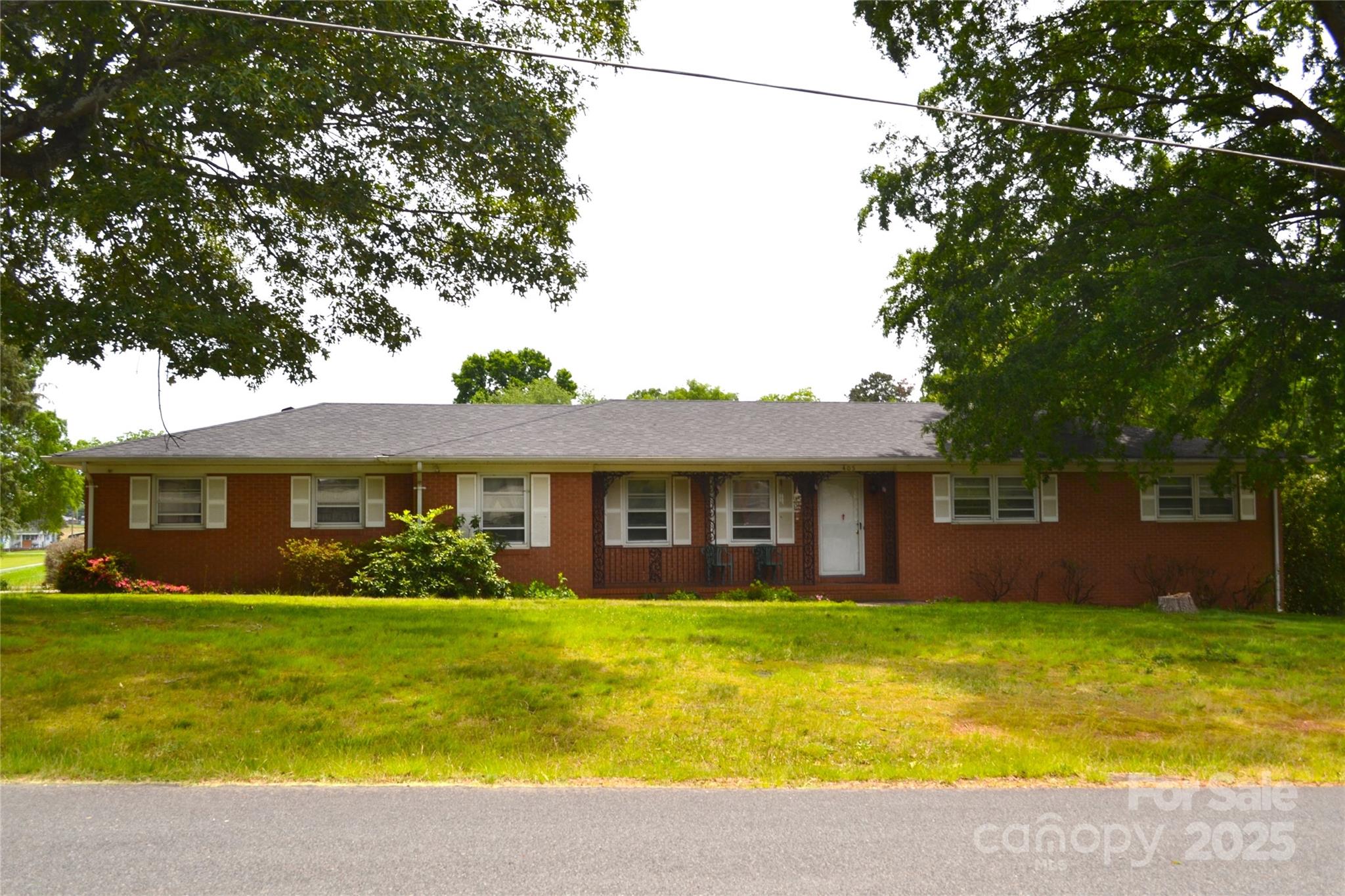 405 Wesley Heights Drive Property Photo 3