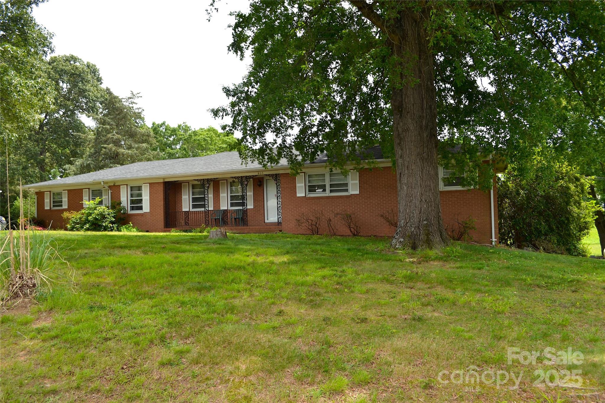 405 Wesley Heights Drive Property Photo 4