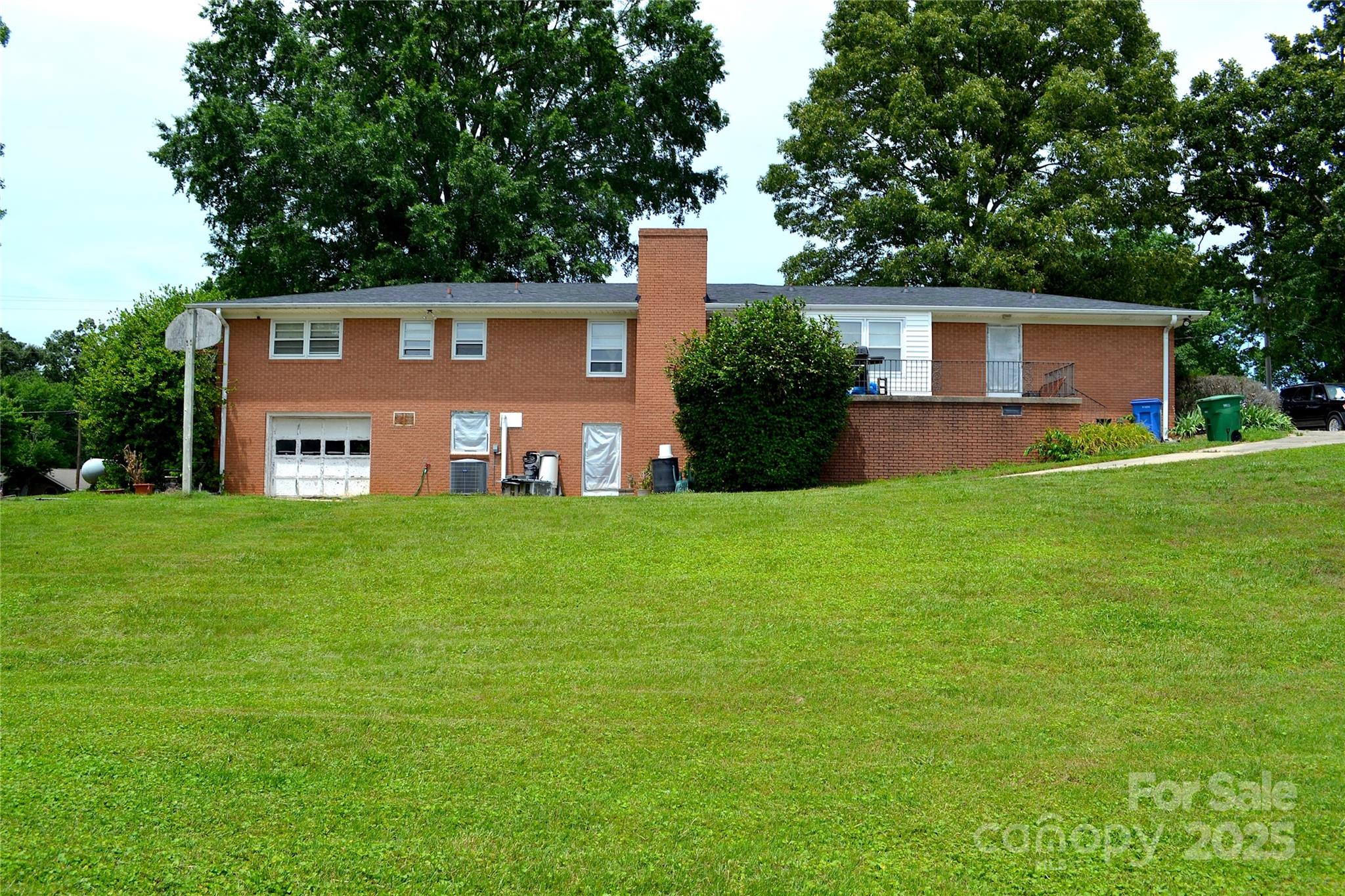 405 Wesley Heights Drive Property Photo 6