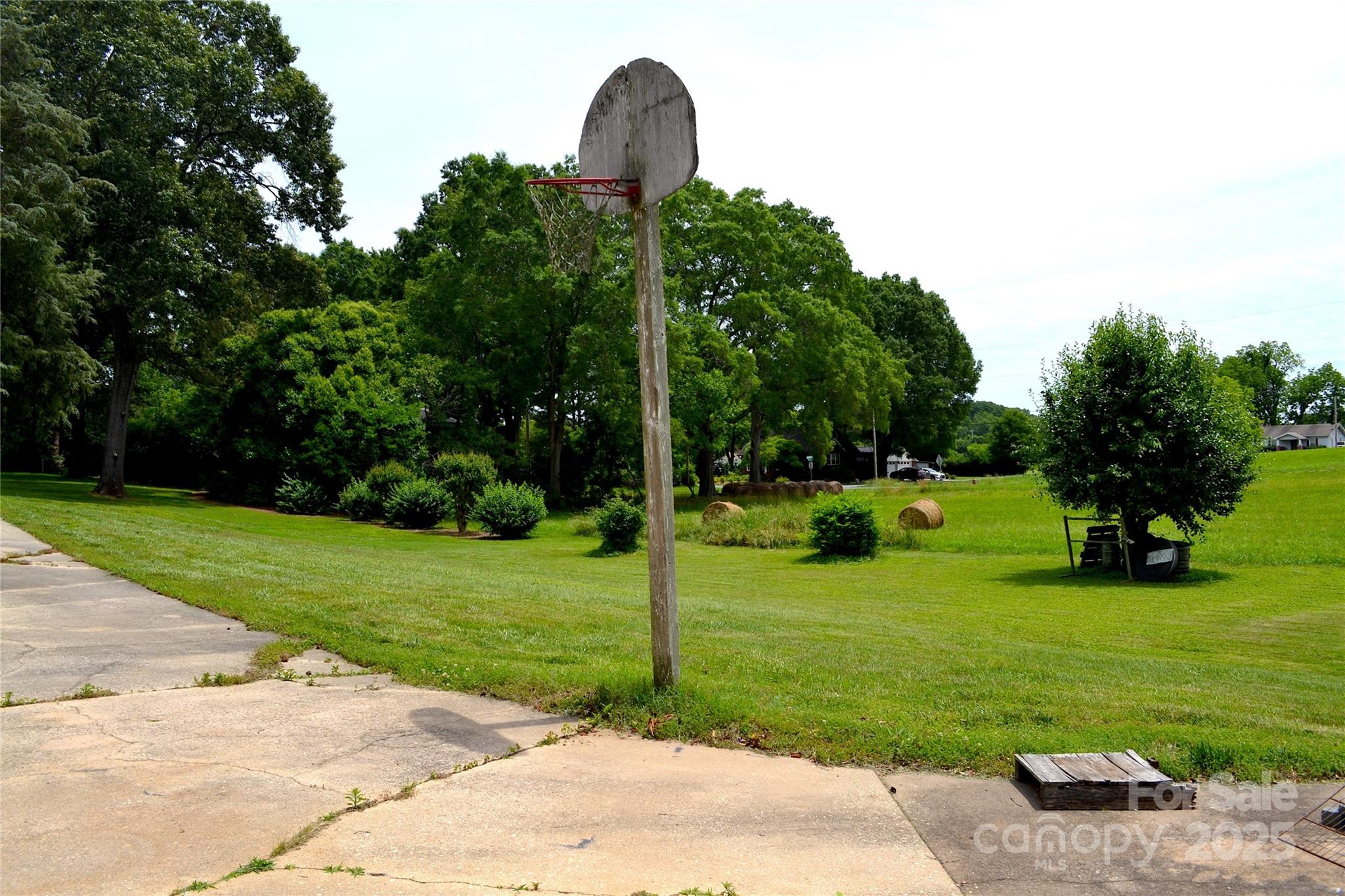 405 Wesley Heights Drive Property Photo 9