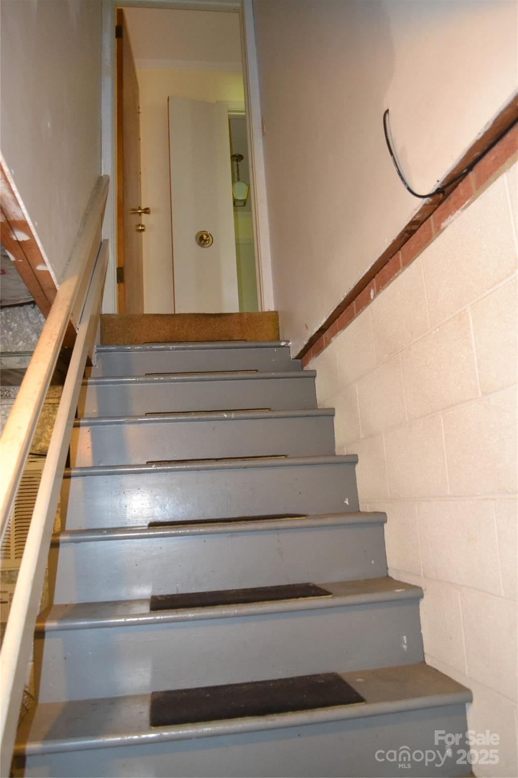 405 Wesley Heights Drive Property Photo 29