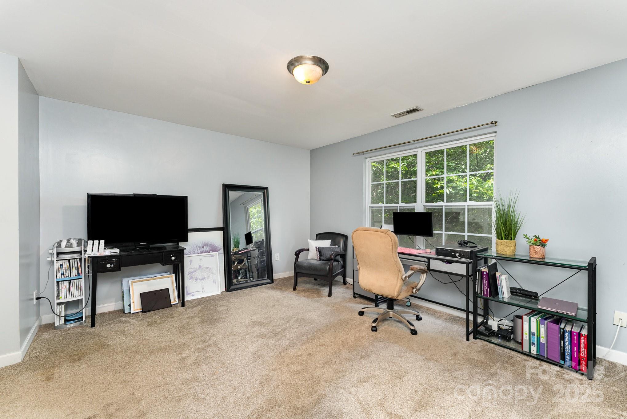 7218 Cascading Pines Drive Property Photo 7