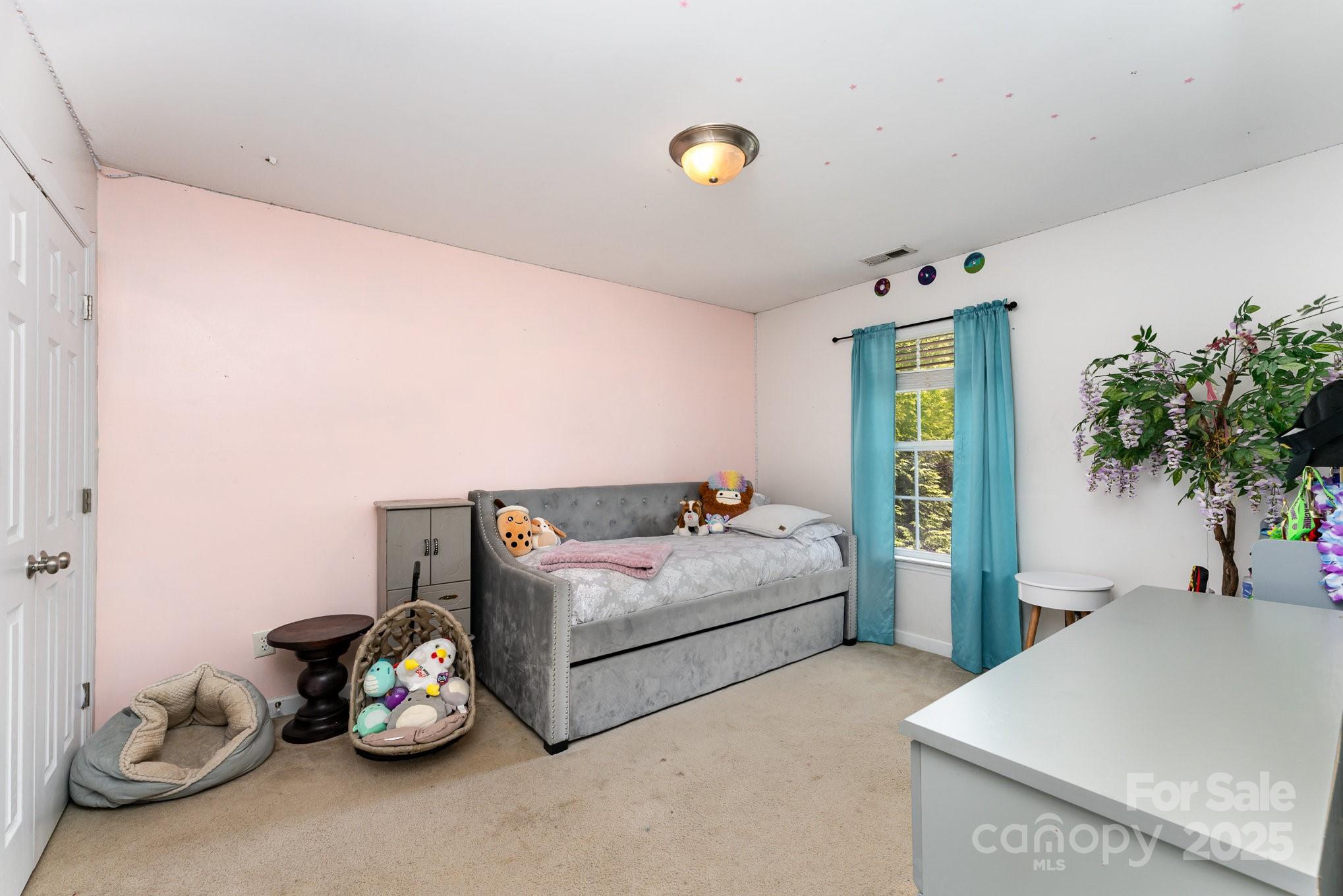 7218 Cascading Pines Drive Property Photo 11