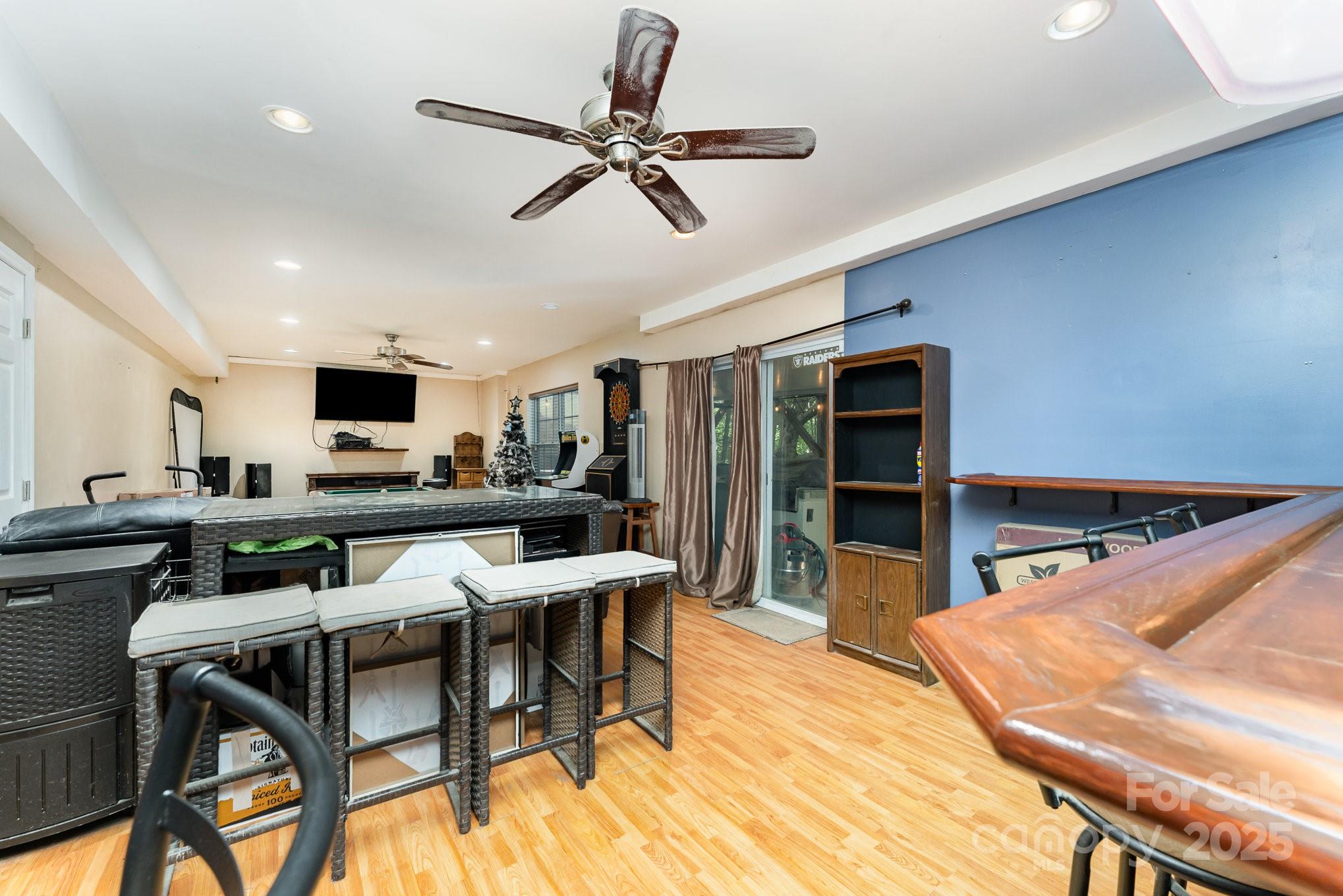 7218 Cascading Pines Drive Property Photo 14