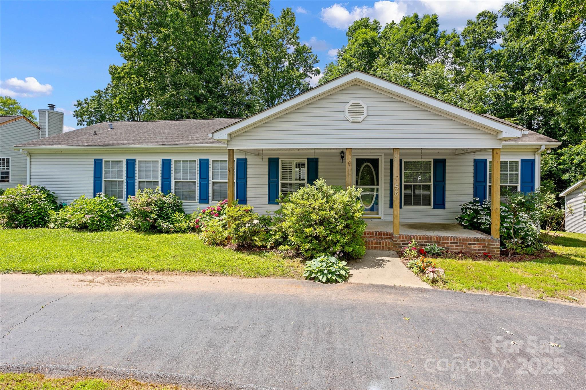56 Founders Way Property Photo 1