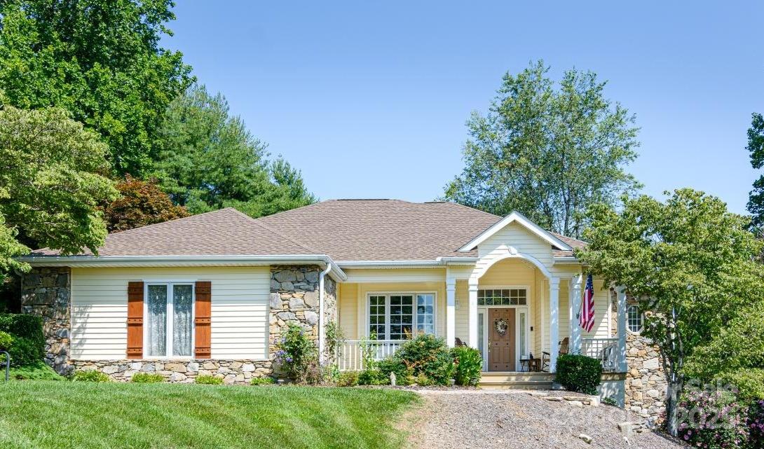 100 Bayberry Way Property Photo 1