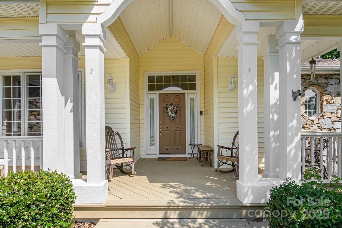 100 Bayberry Way Property Photo 4