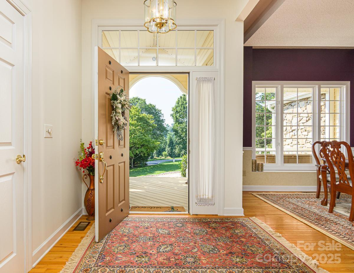 100 Bayberry Way Property Photo 7