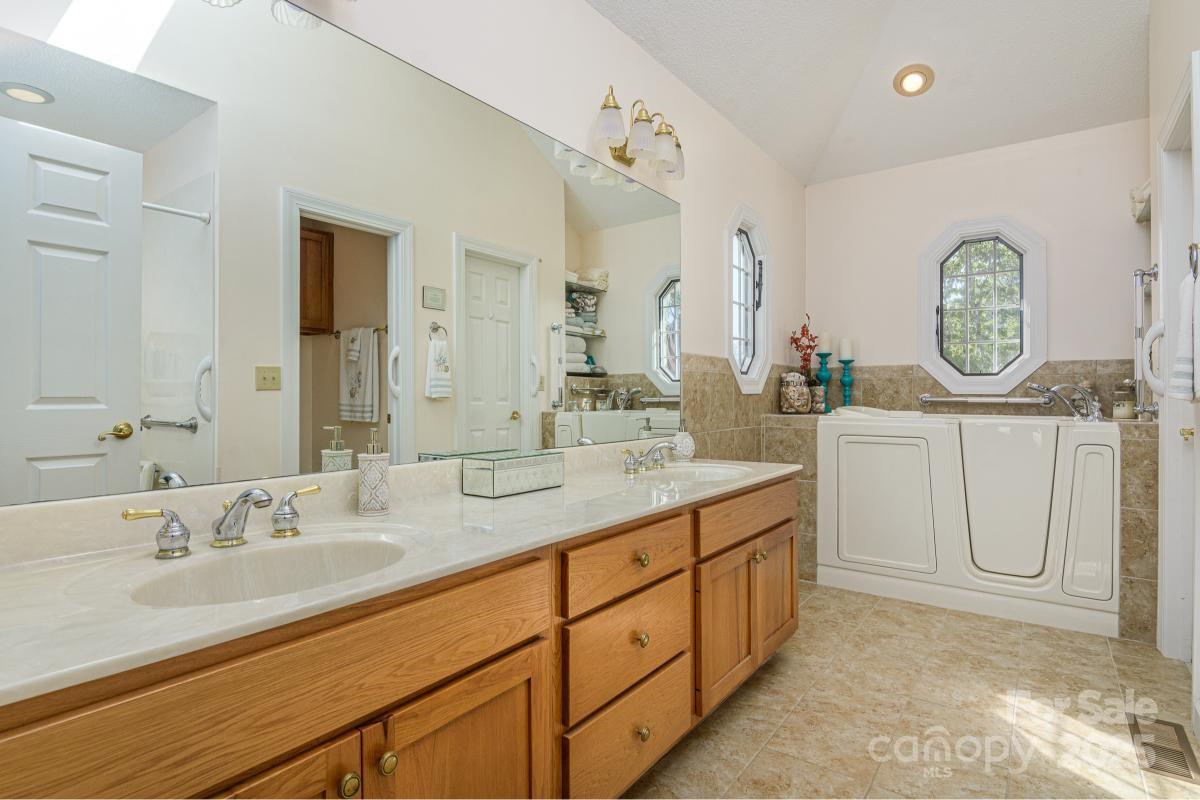 100 Bayberry Way Property Photo 20