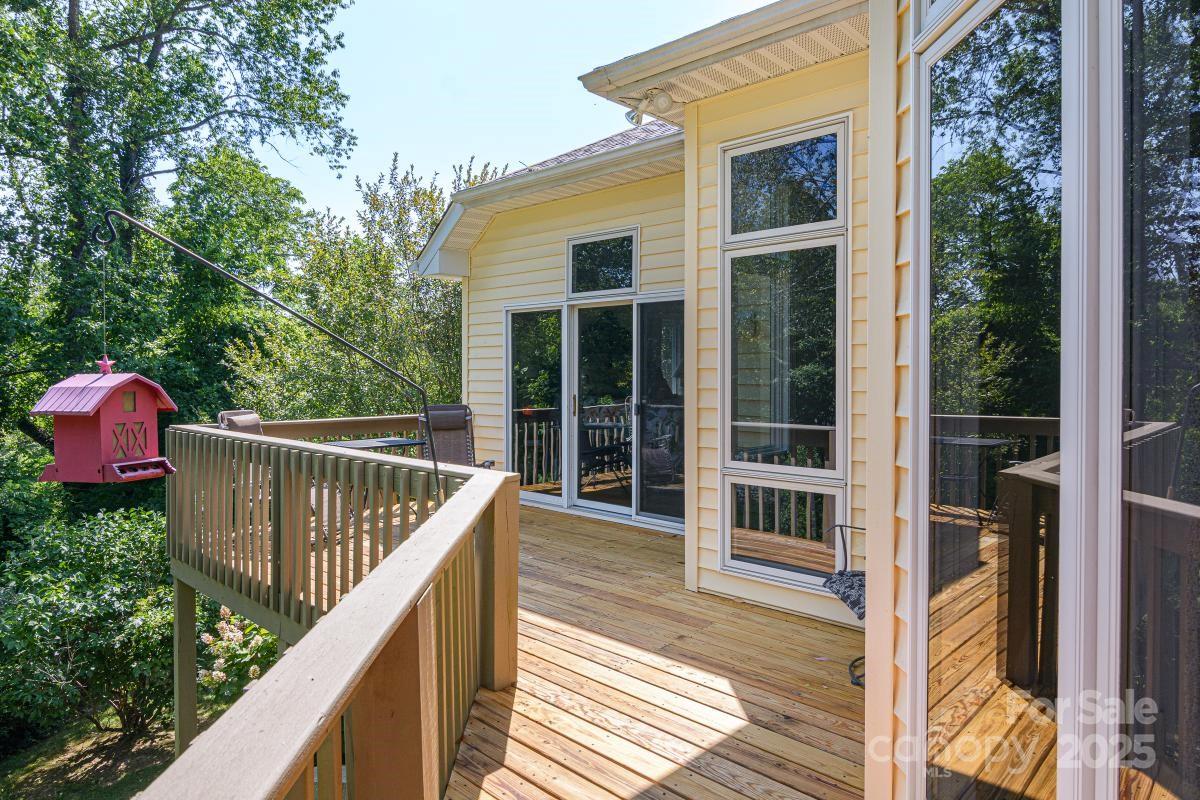 100 Bayberry Way Property Photo 33