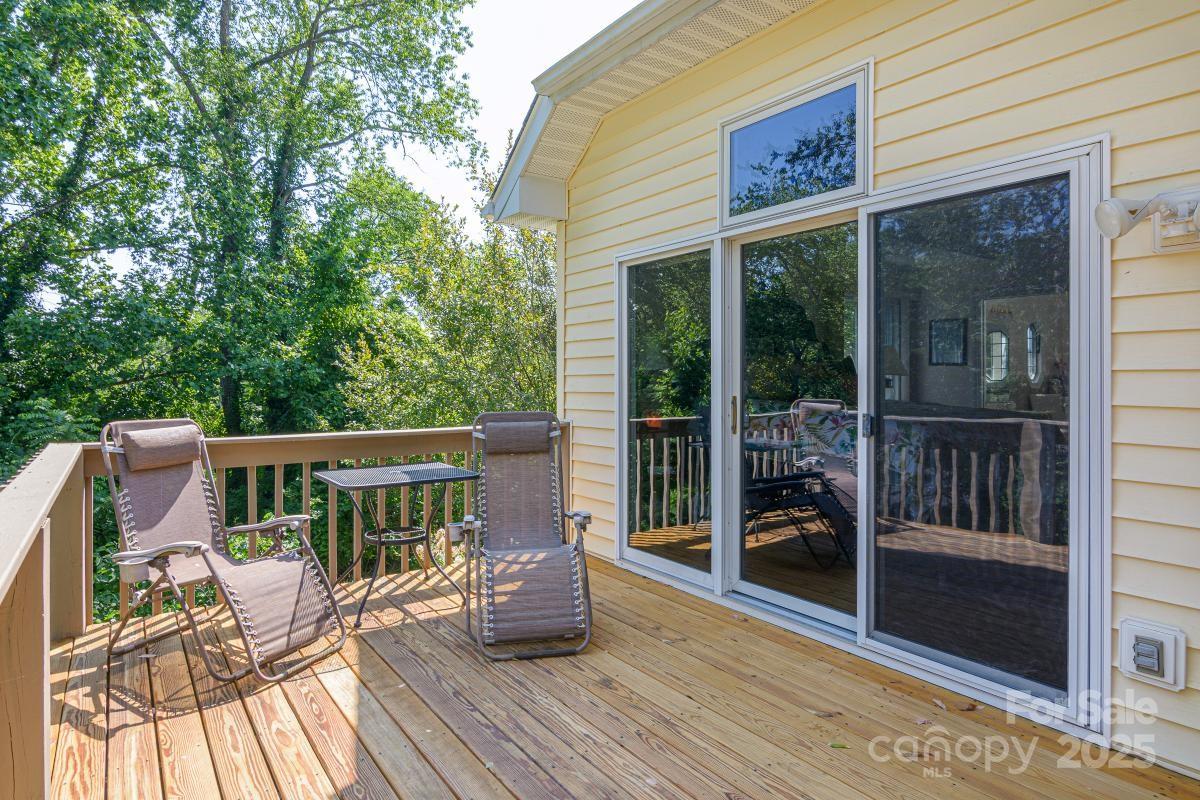 100 Bayberry Way Property Photo 34