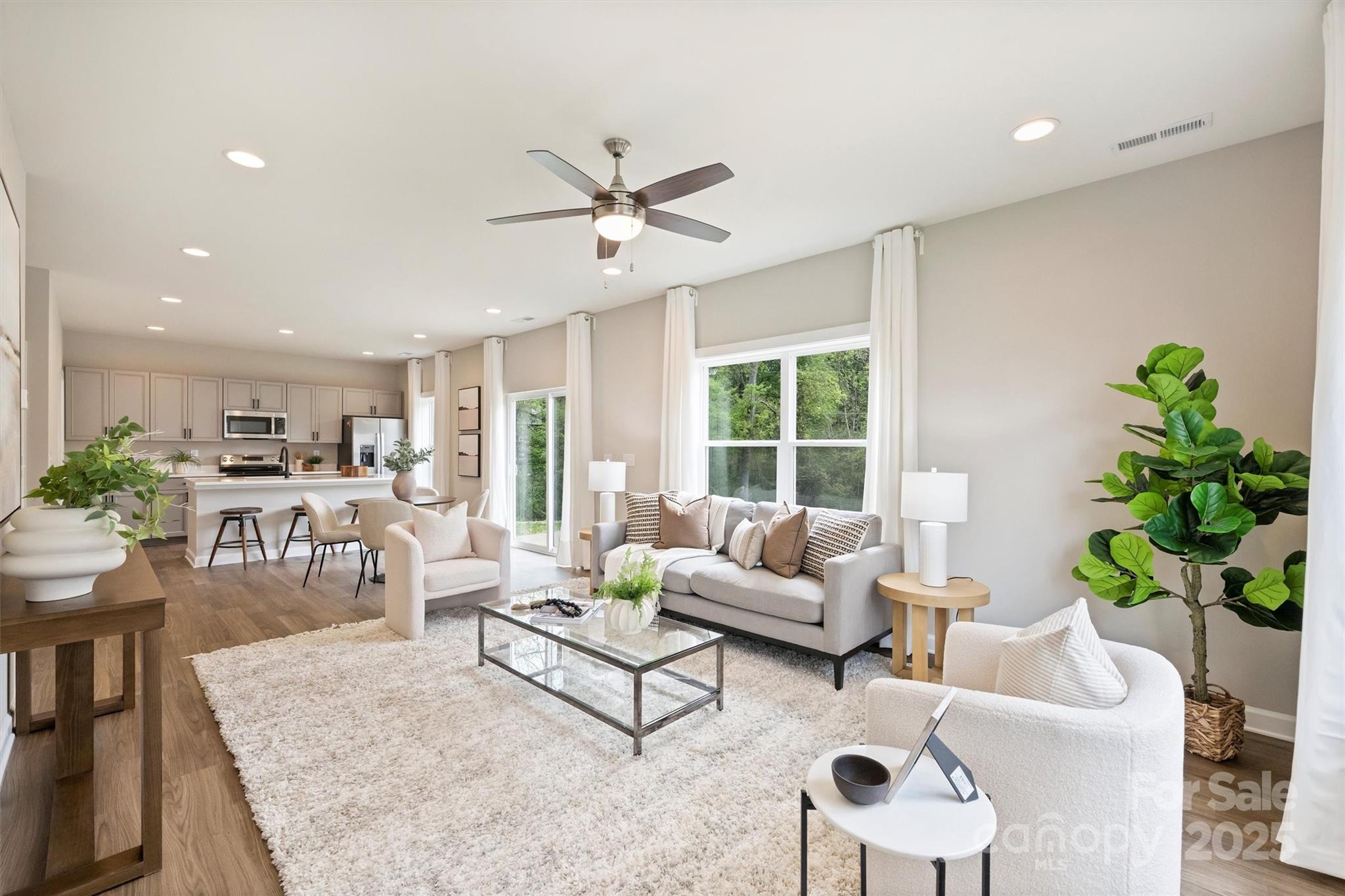 8032 Joy Crossing Lane Property Photo 4