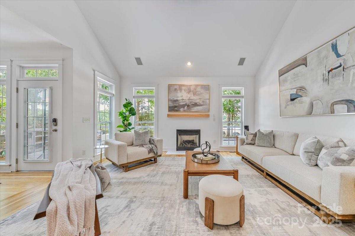 5728 Mantario Drive Property Photo 6