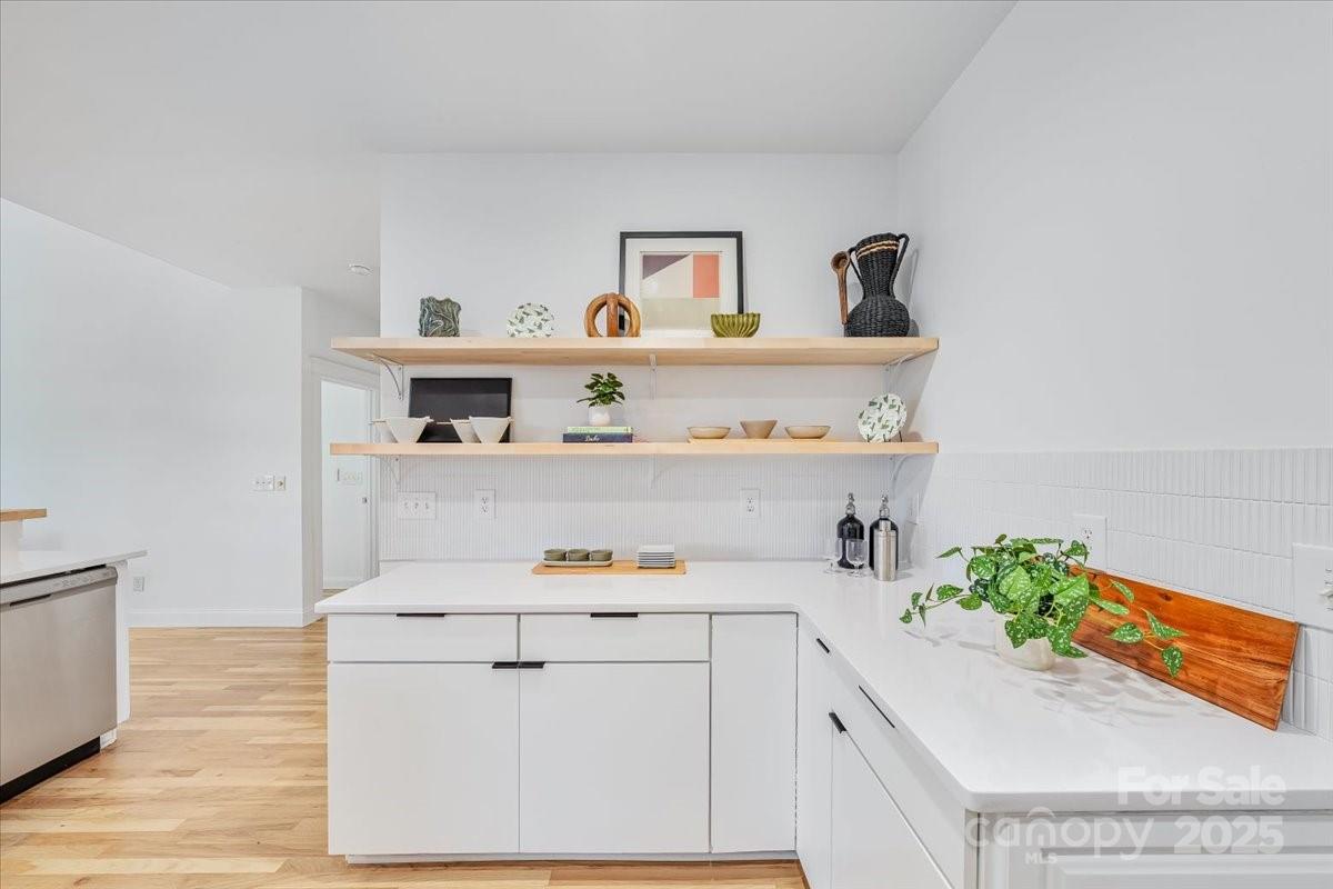 5728 Mantario Drive Property Photo 11