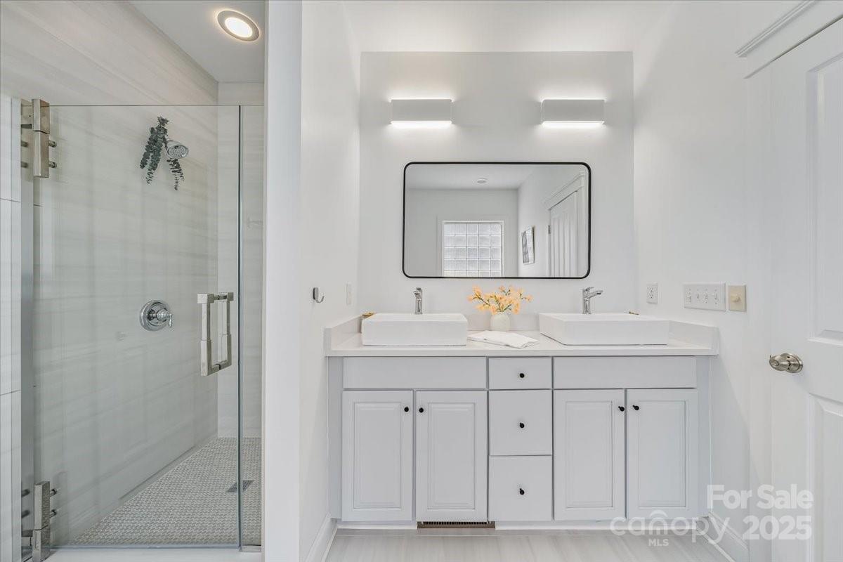 5728 Mantario Drive Property Photo 18