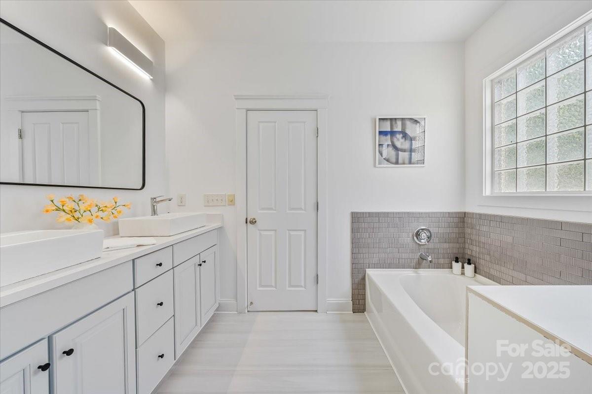 5728 Mantario Drive Property Photo 19