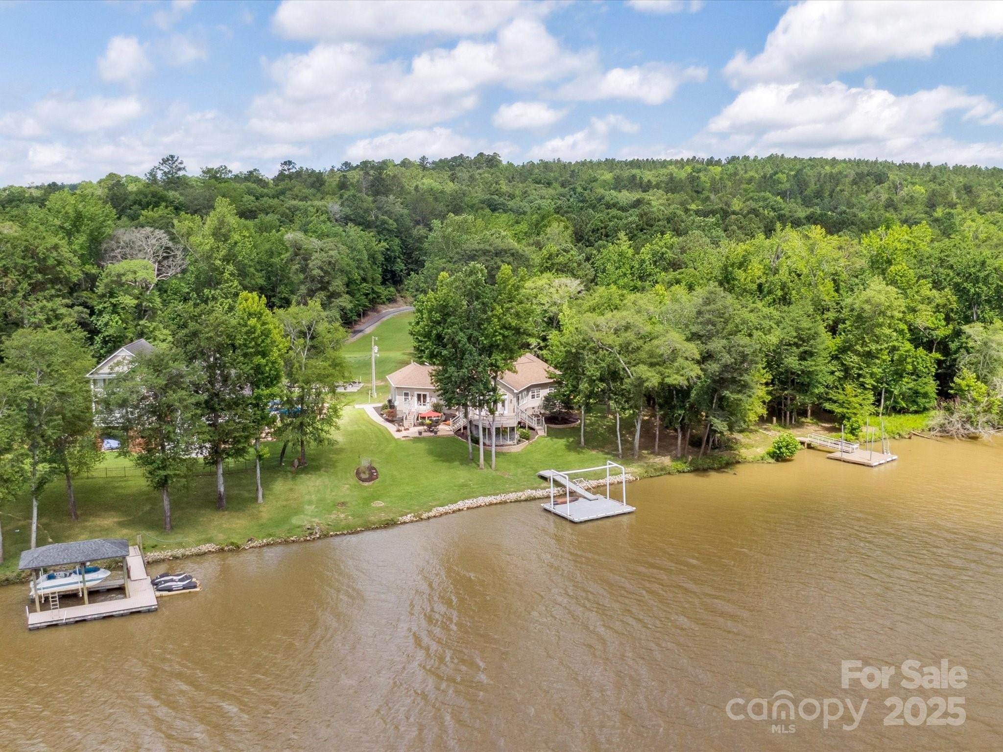 887 Living Waters Drive Property Photo 4
