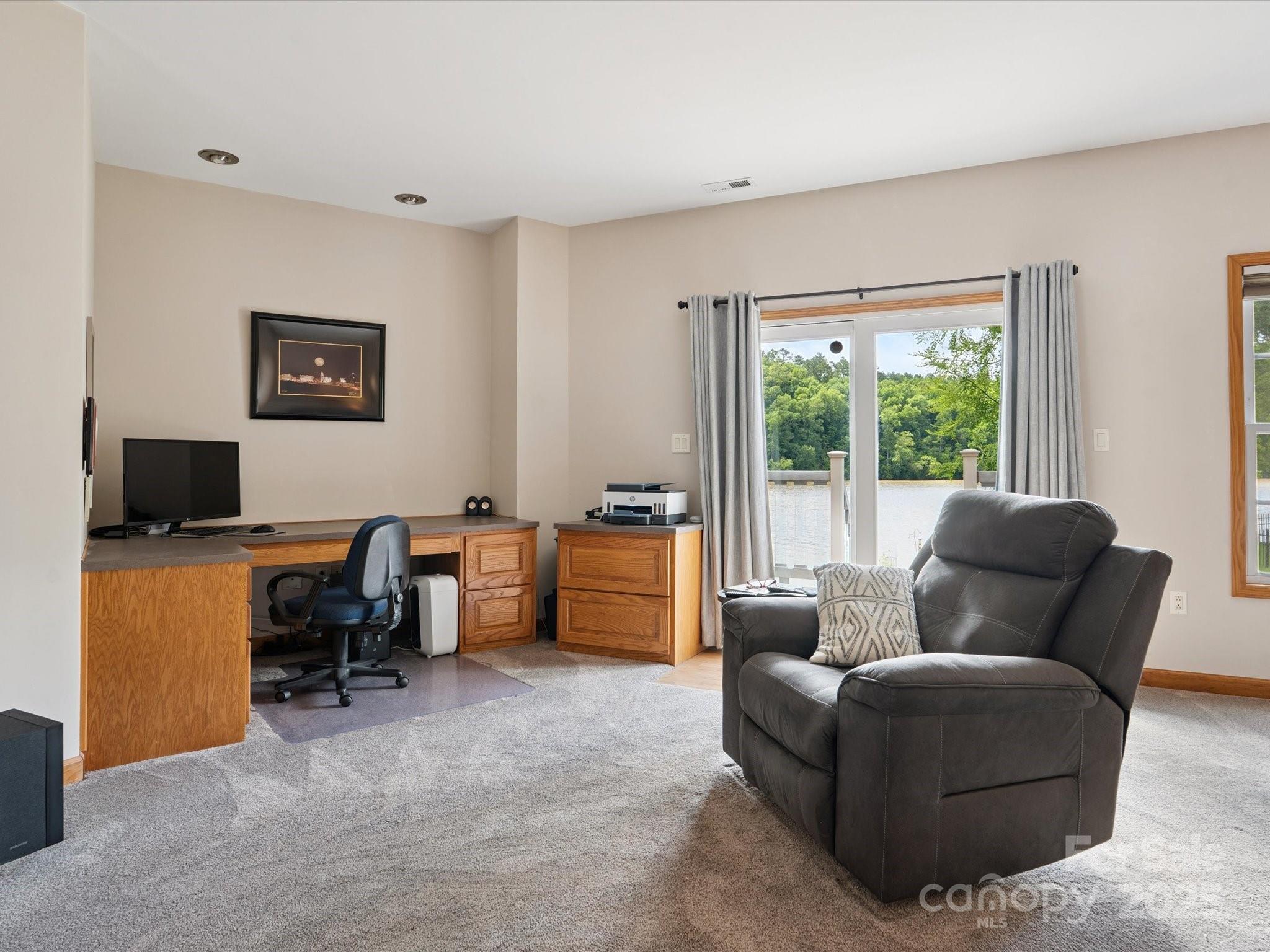 887 Living Waters Drive Property Photo 15