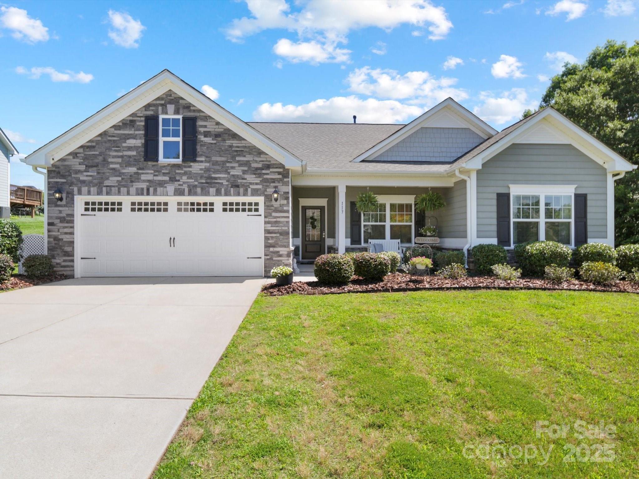 117 Autumn Mist Road Property Photo 1