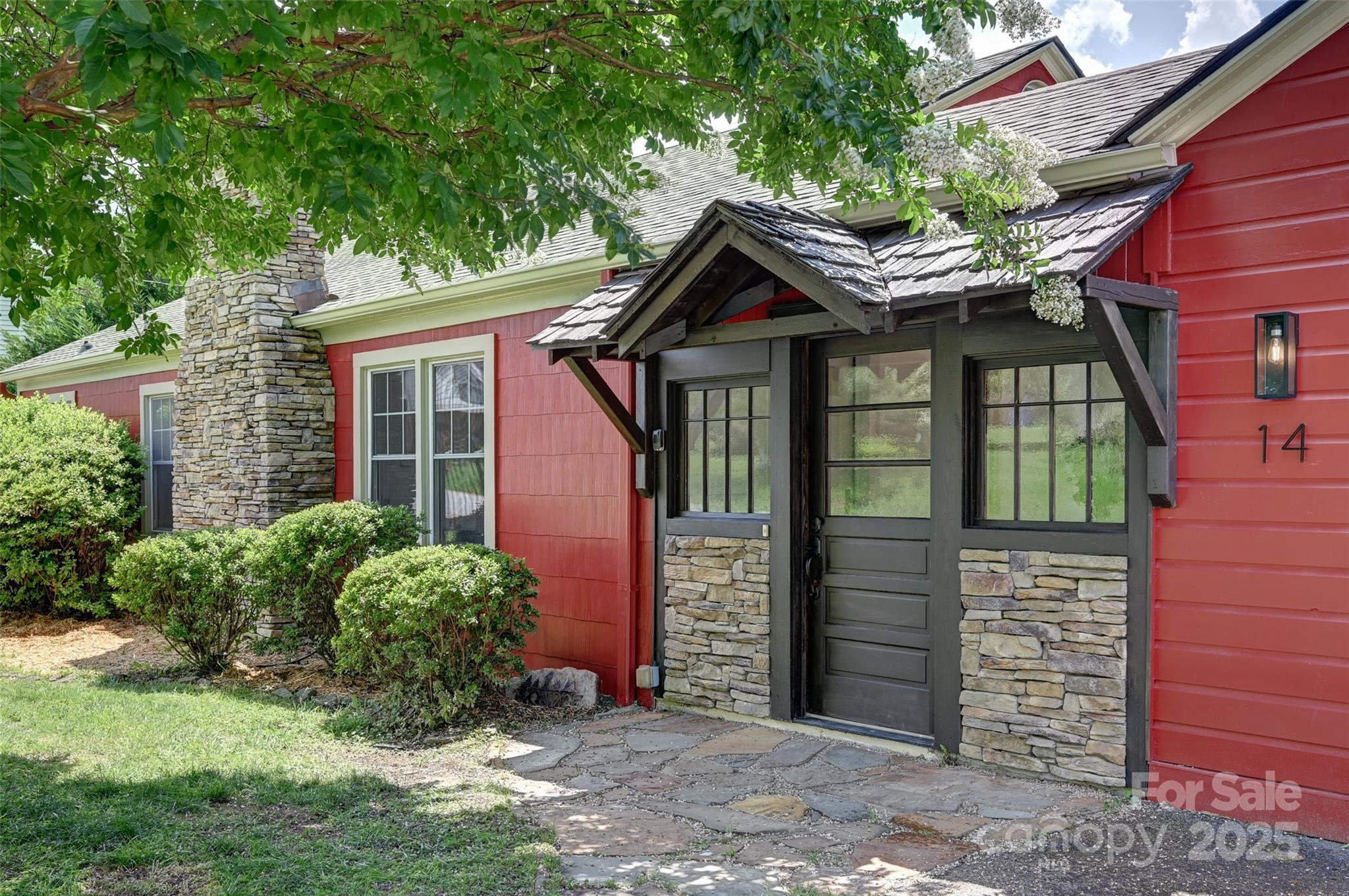 14 Monroe Street Property Photo 1