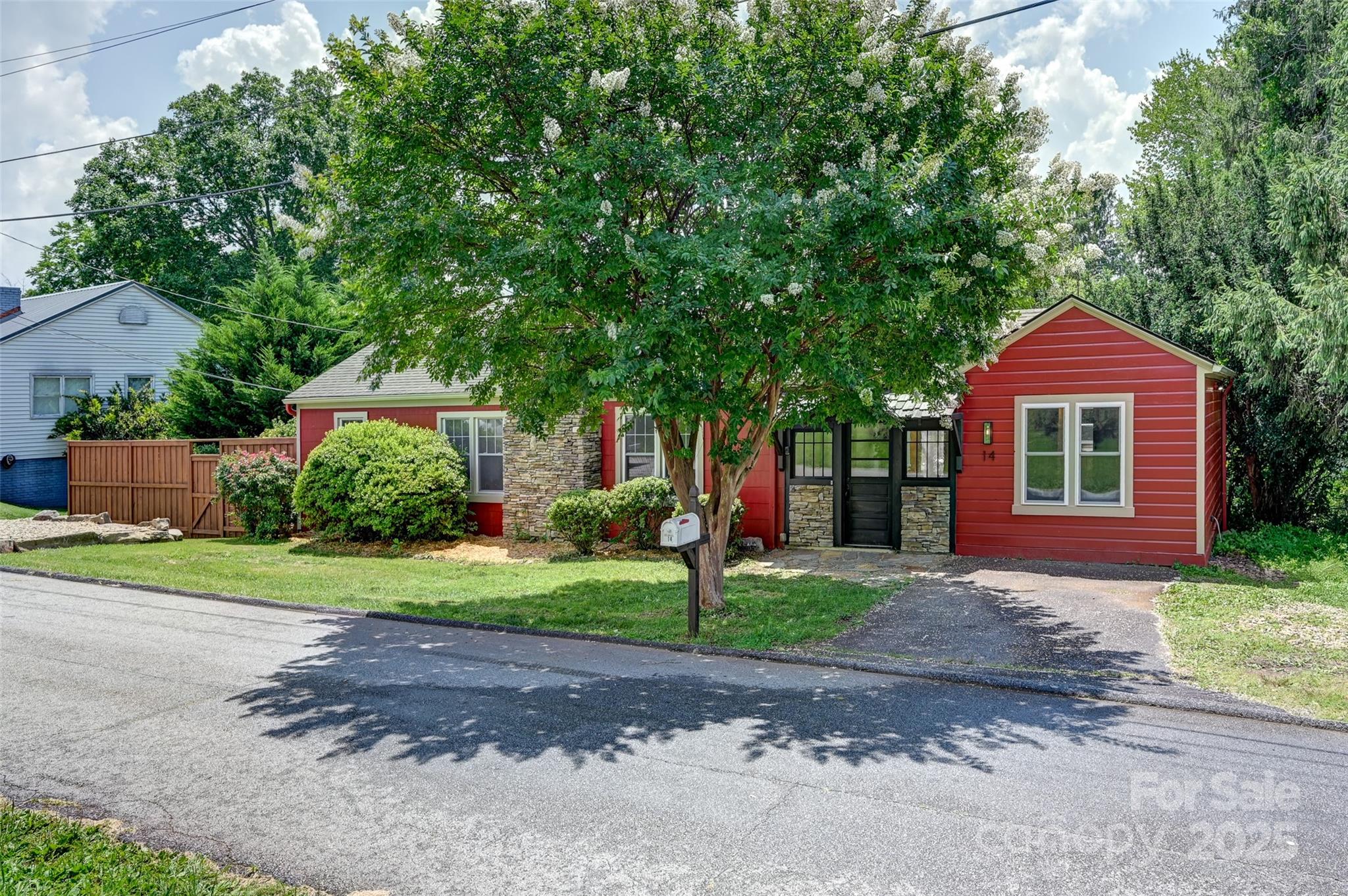 14 Monroe Street Property Photo 10