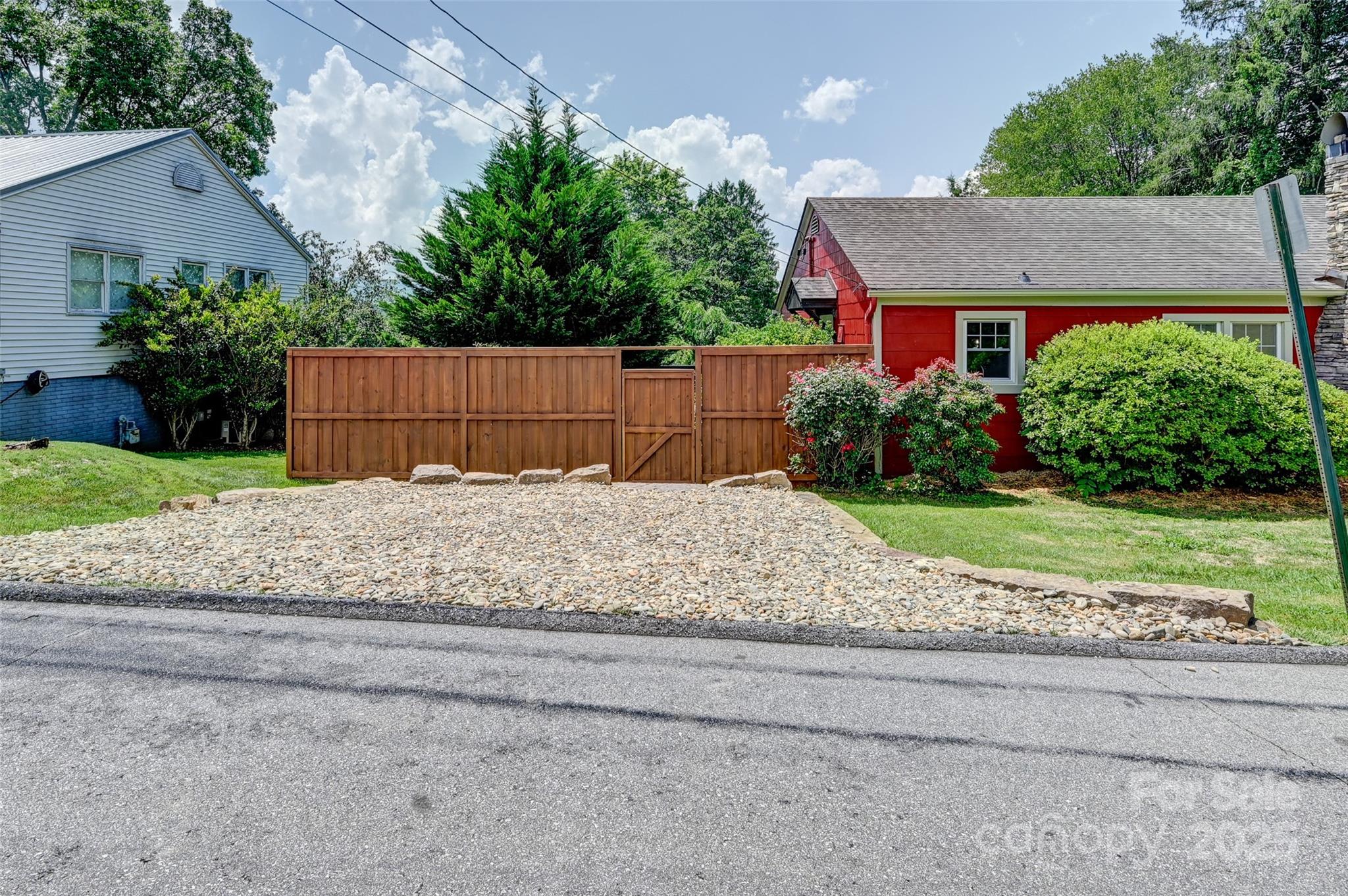 14 Monroe Street Property Photo 12