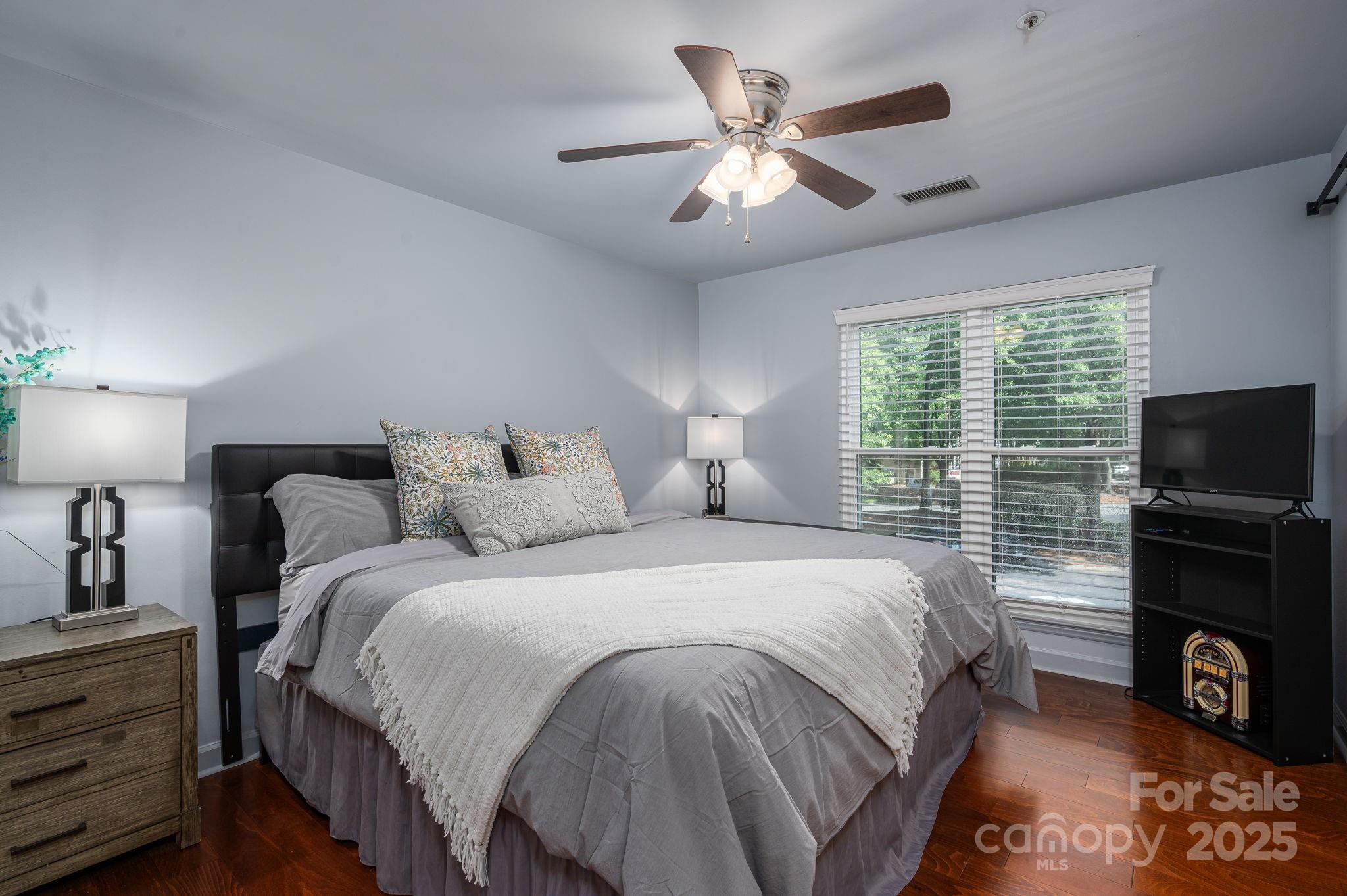 1018 Southwest Drive 18 Property Photo 21