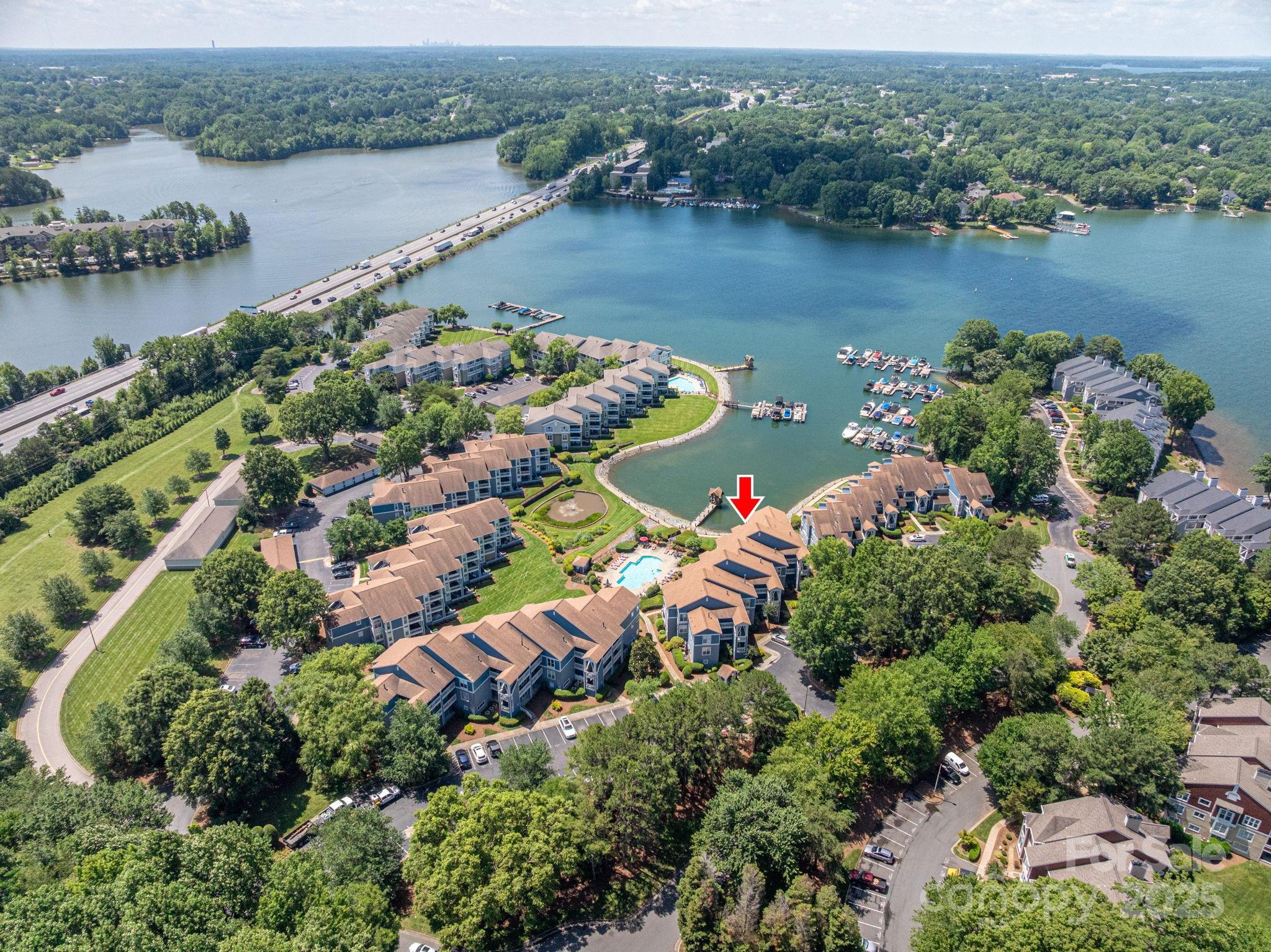 1018 Southwest Drive 18 Property Photo 24