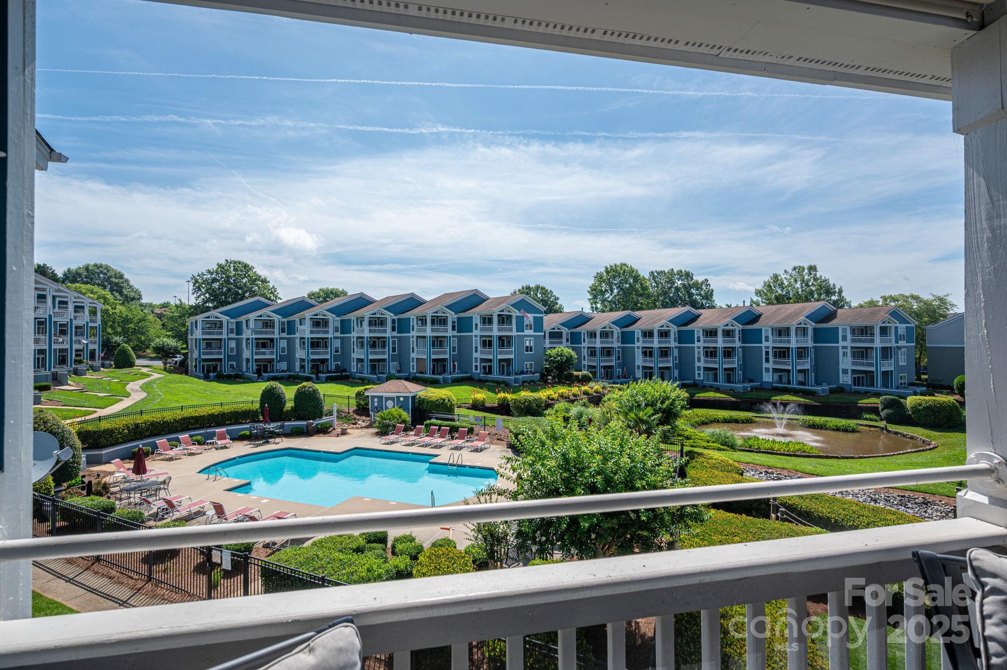 1018 Southwest Drive 18 Property Photo 25