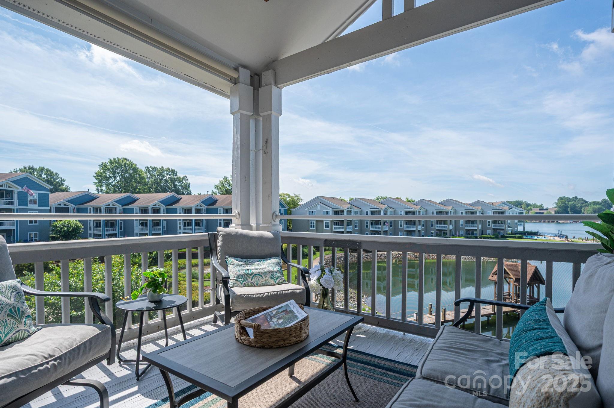 1018 Southwest Drive 18 Property Photo 26