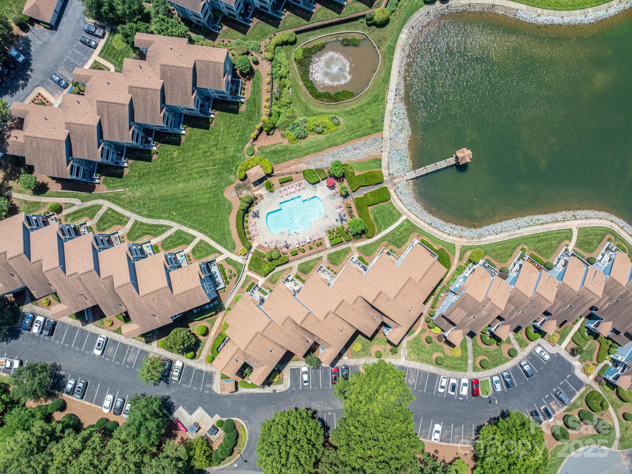 1018 Southwest Drive 18 Property Photo 32