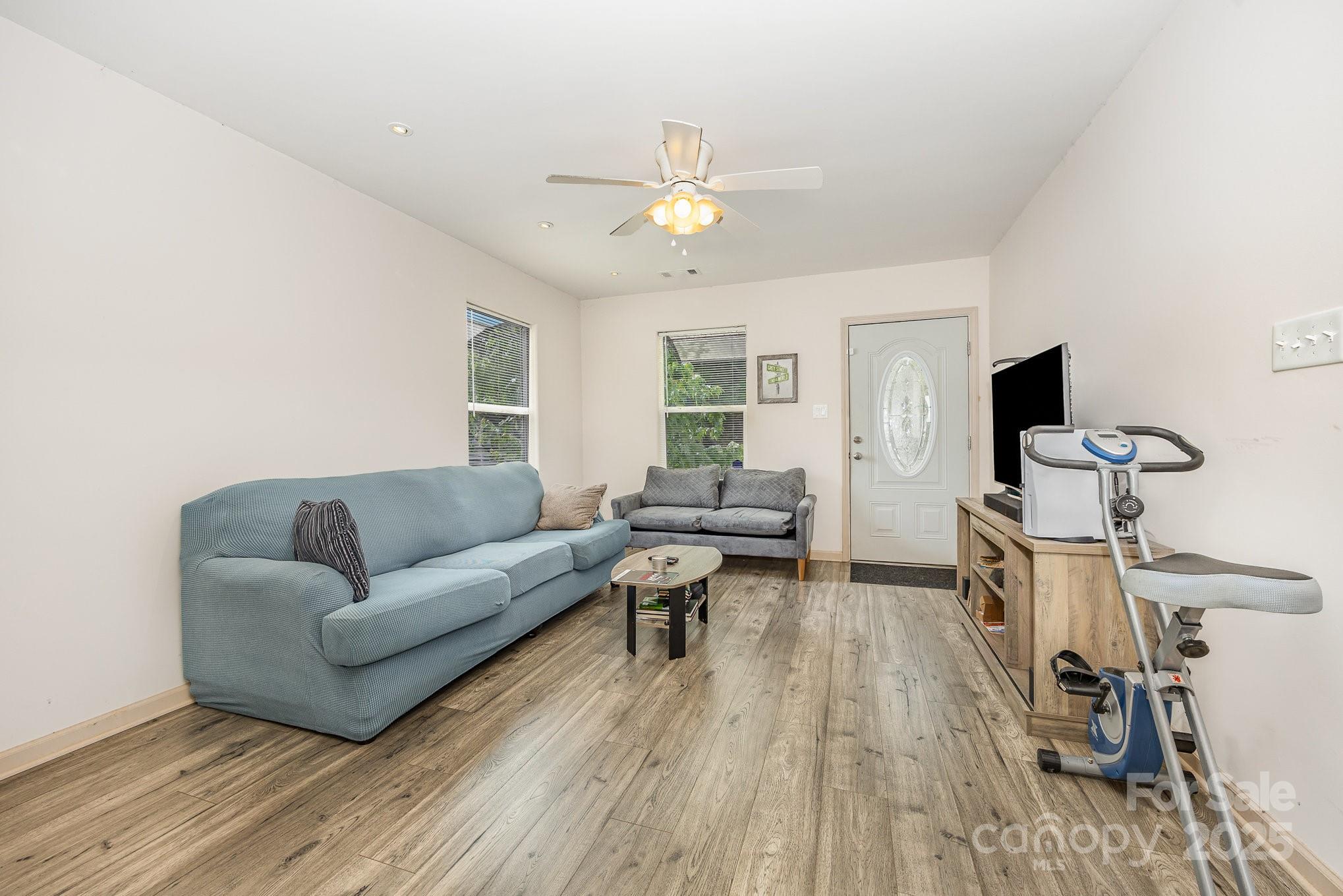 1019 Richard Street Property Photo 5