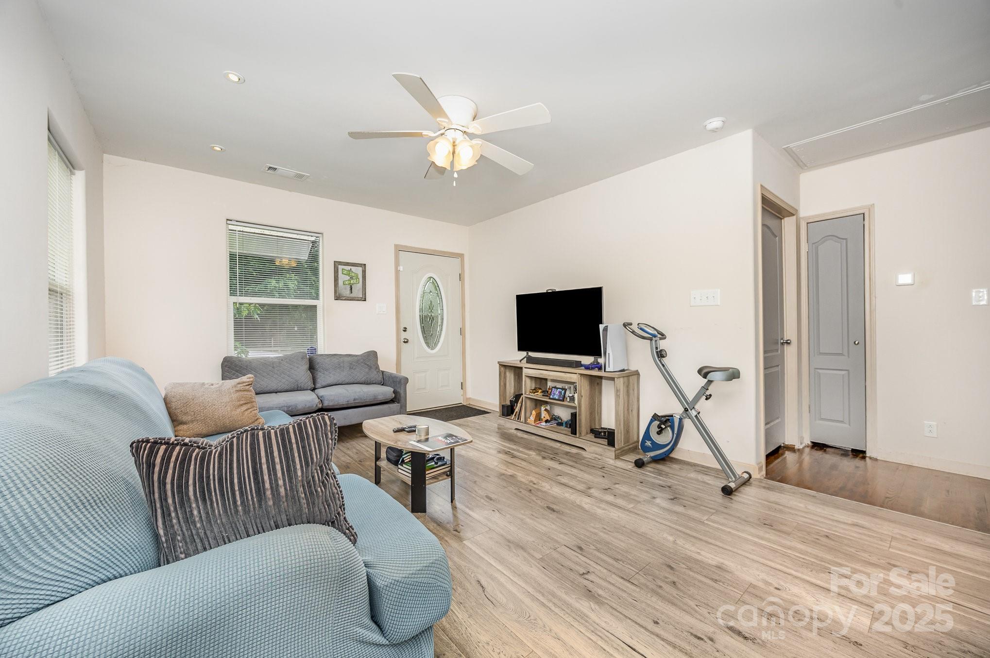 1019 Richard Street Property Photo 6