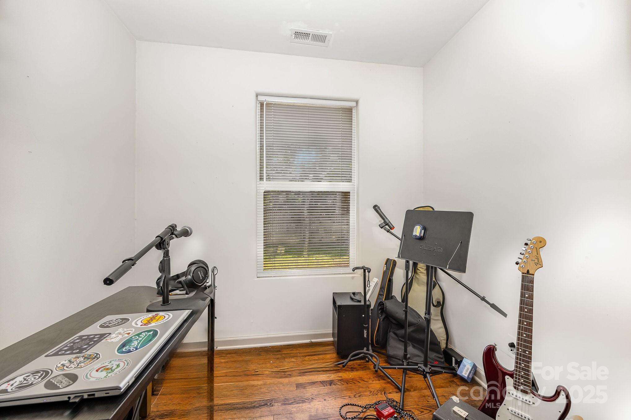 1019 Richard Street Property Photo 11