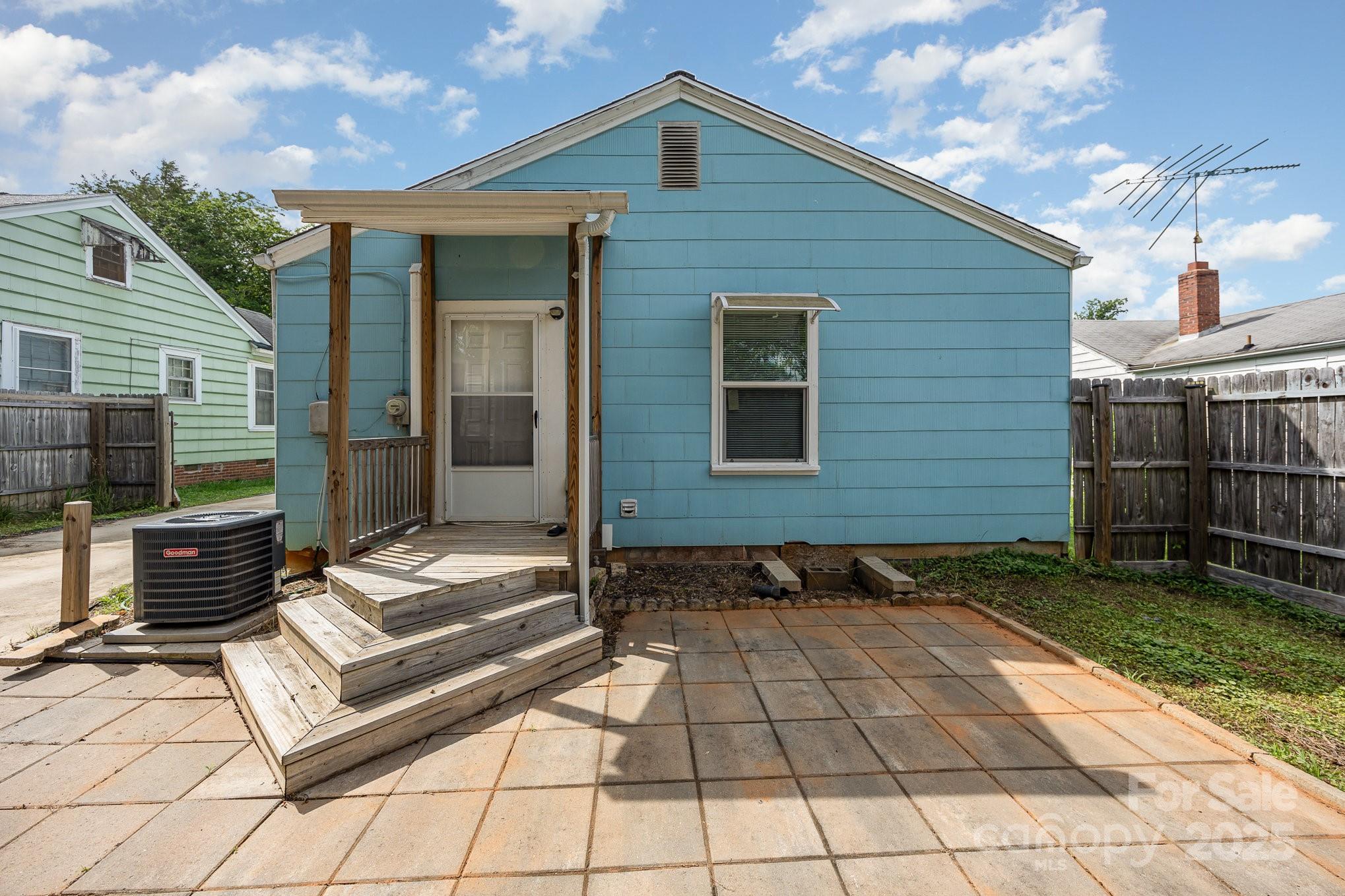 1019 Richard Street Property Photo 18