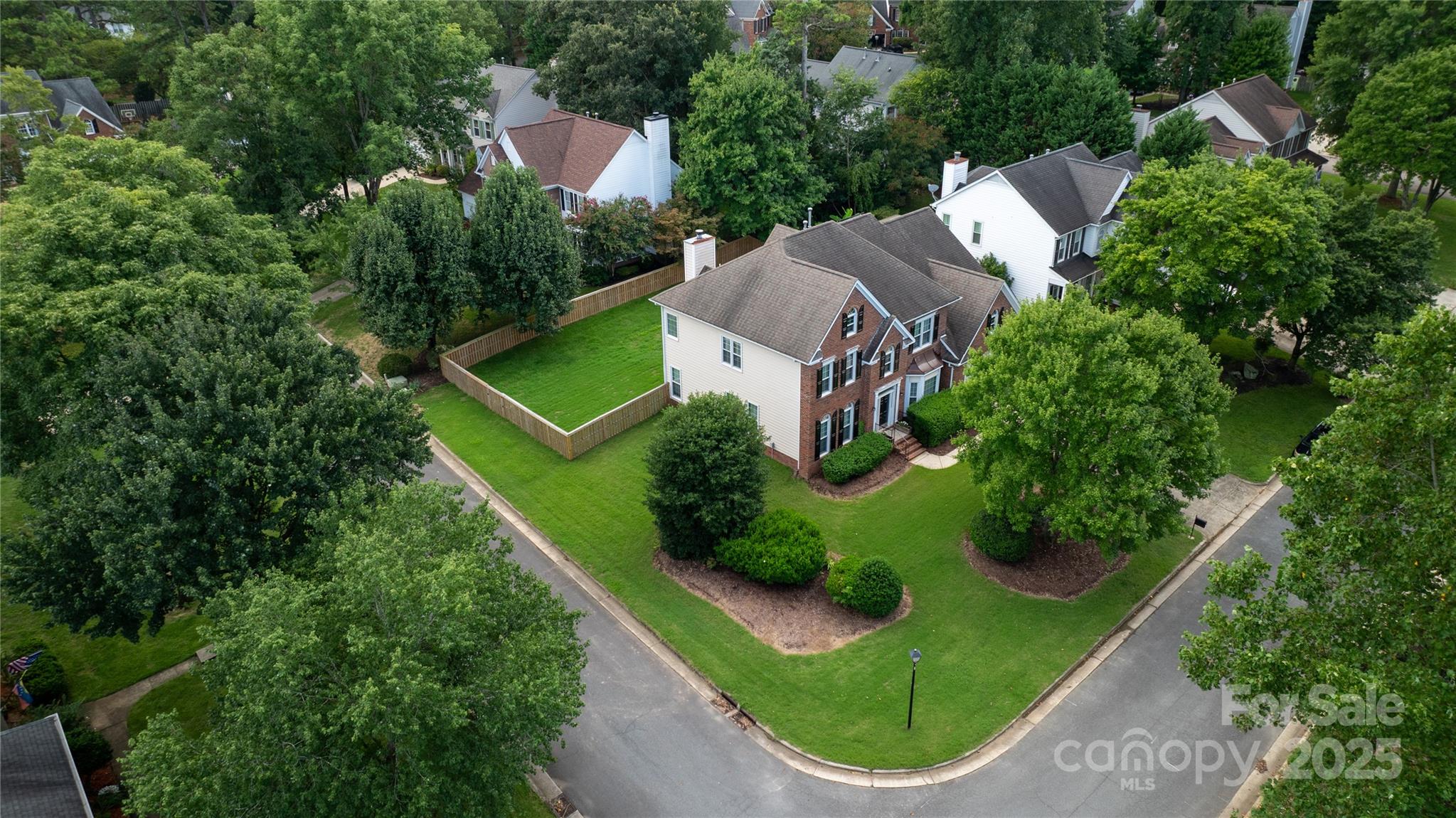 2609 Lamp Post Lane Property Photo 1