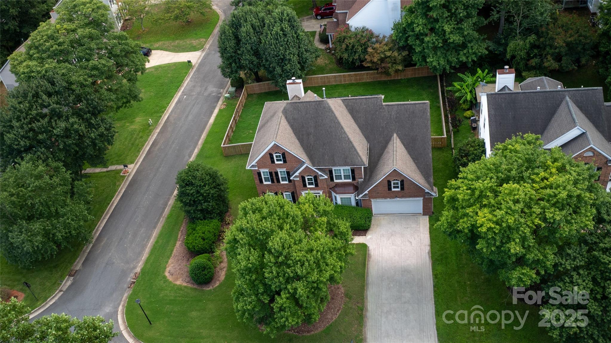 2609 Lamp Post Lane Property Photo 3