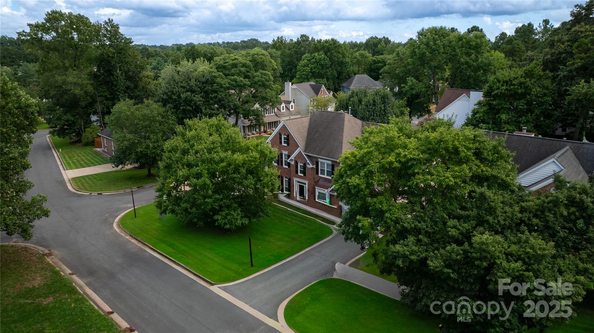 2609 Lamp Post Lane Property Photo 4