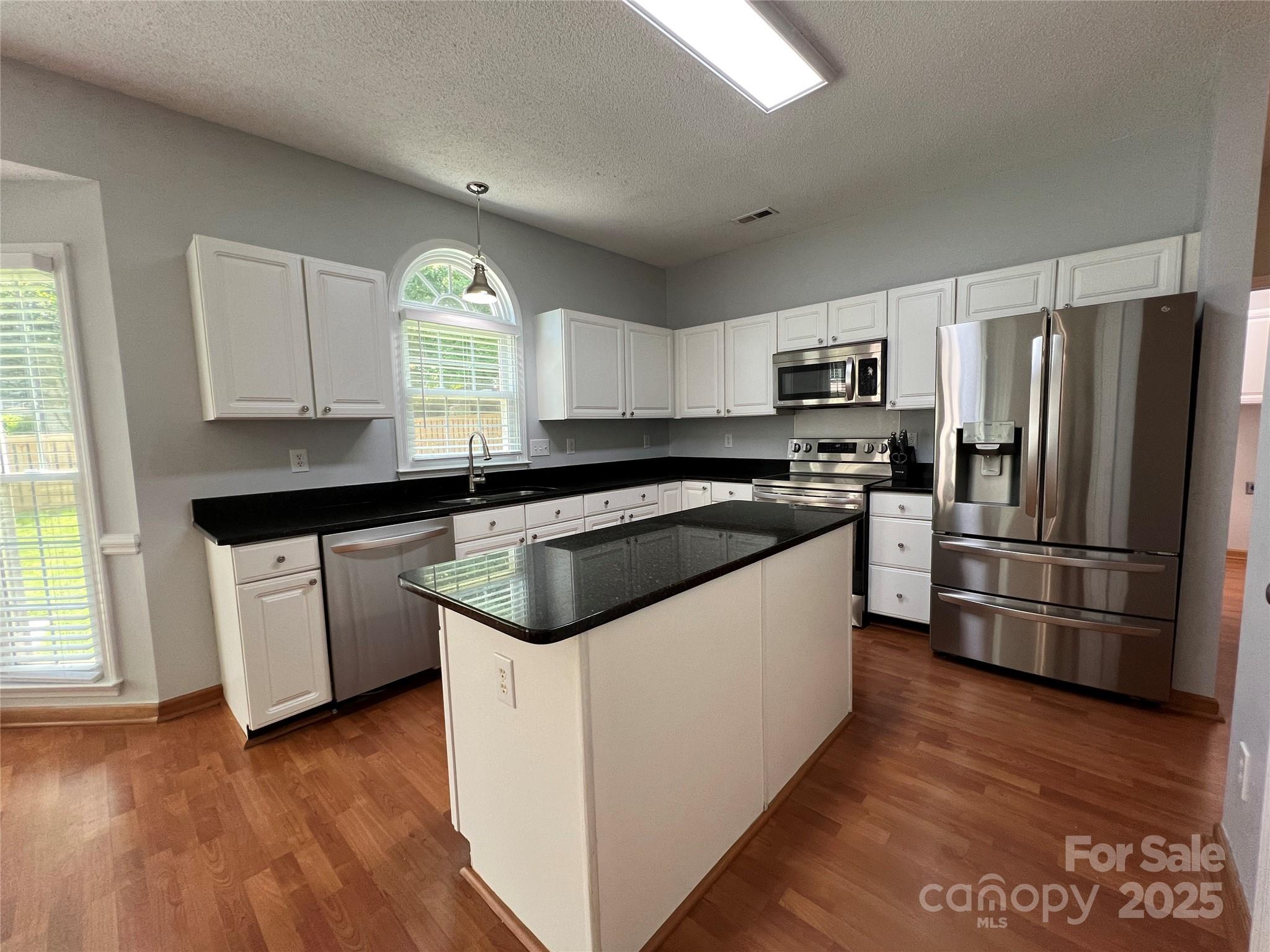 2609 Lamp Post Lane Property Photo 8