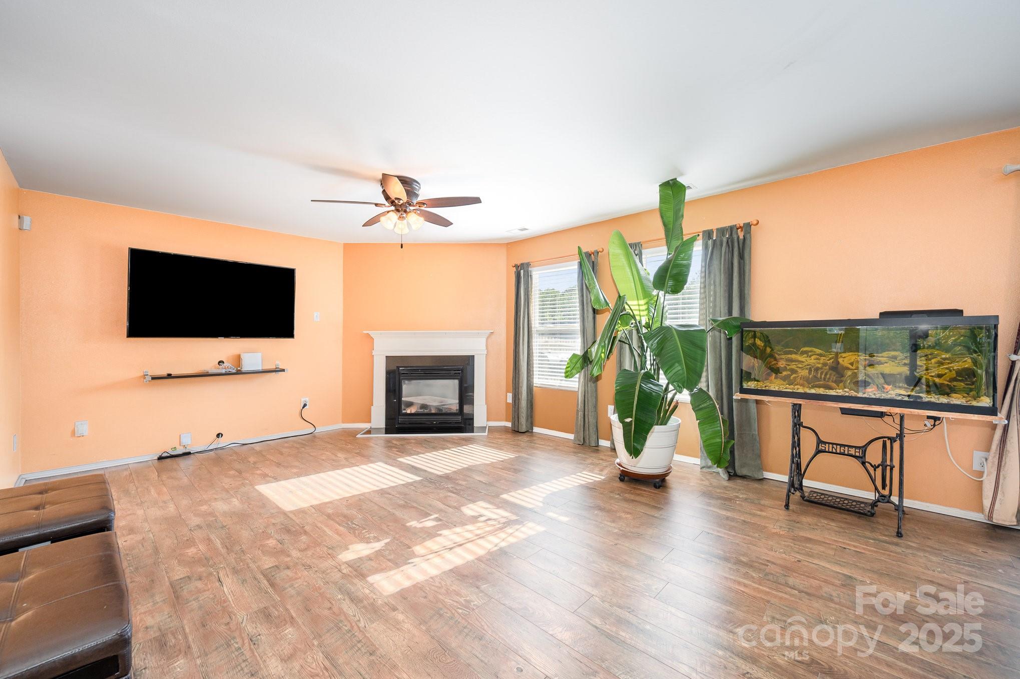 9822 Bayview Parkway Property Photo 8