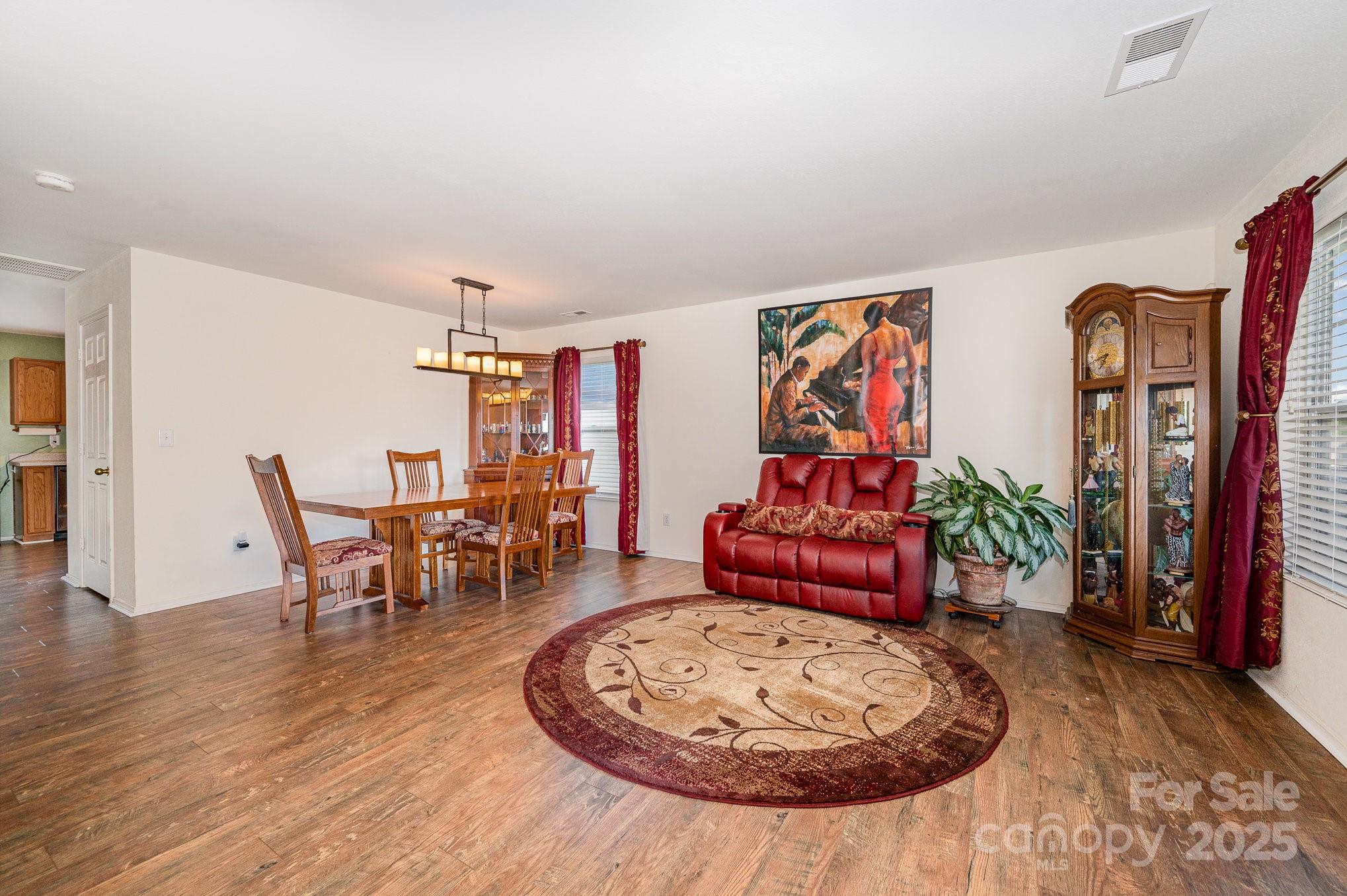 9822 Bayview Parkway Property Photo 11