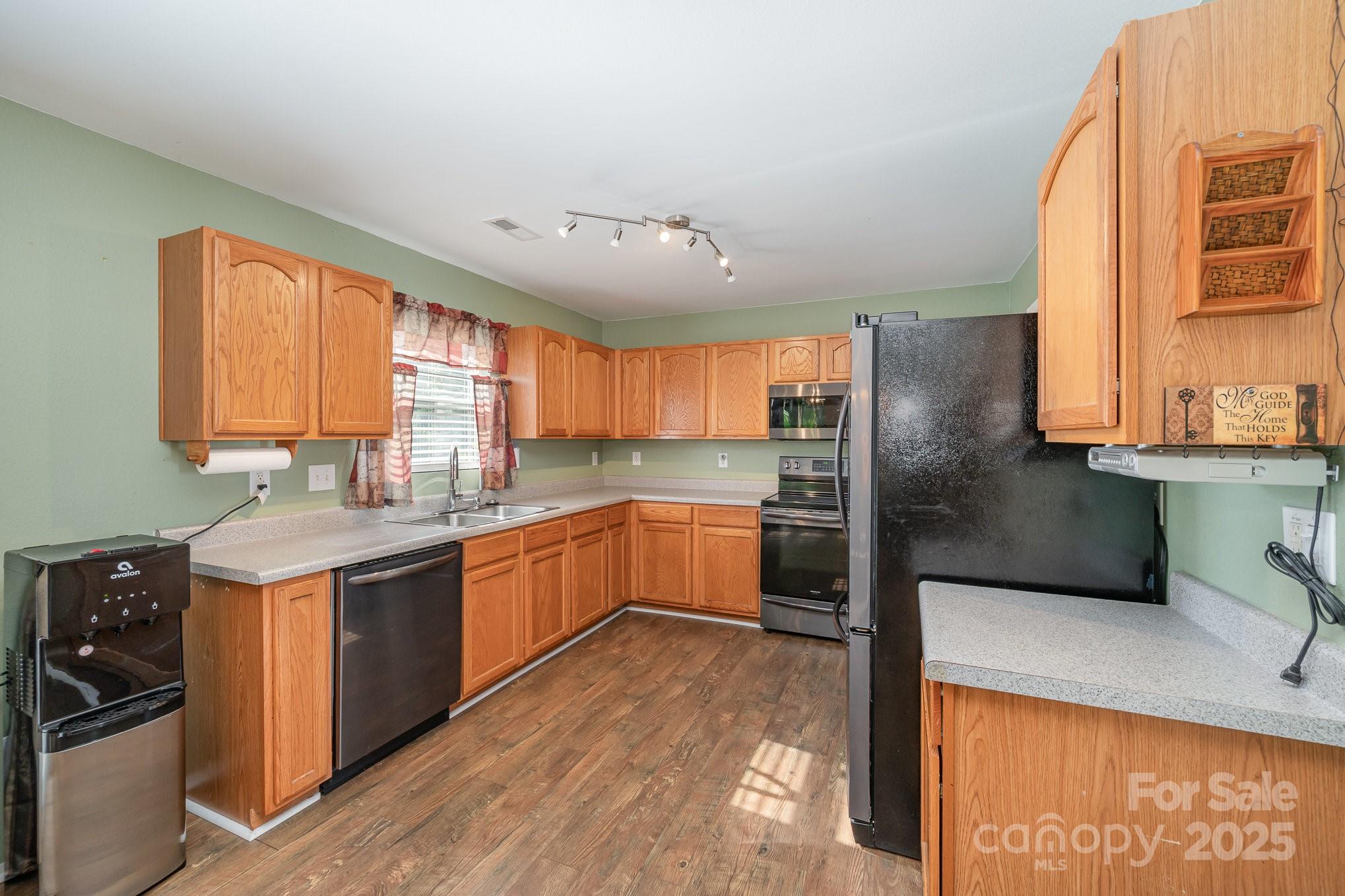 9822 Bayview Parkway Property Photo 15