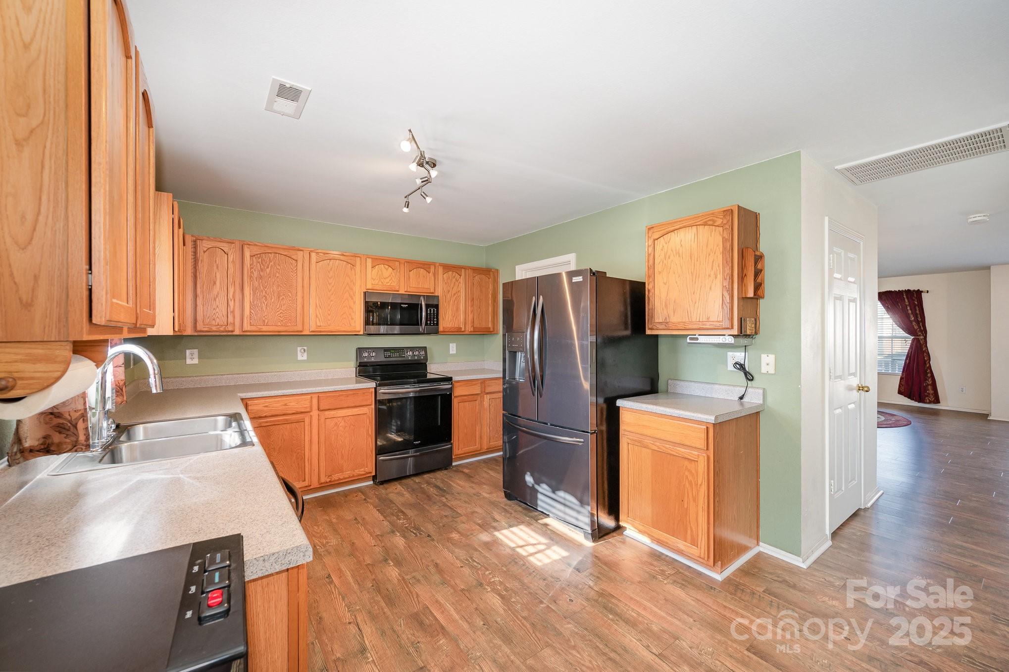 9822 Bayview Parkway Property Photo 17