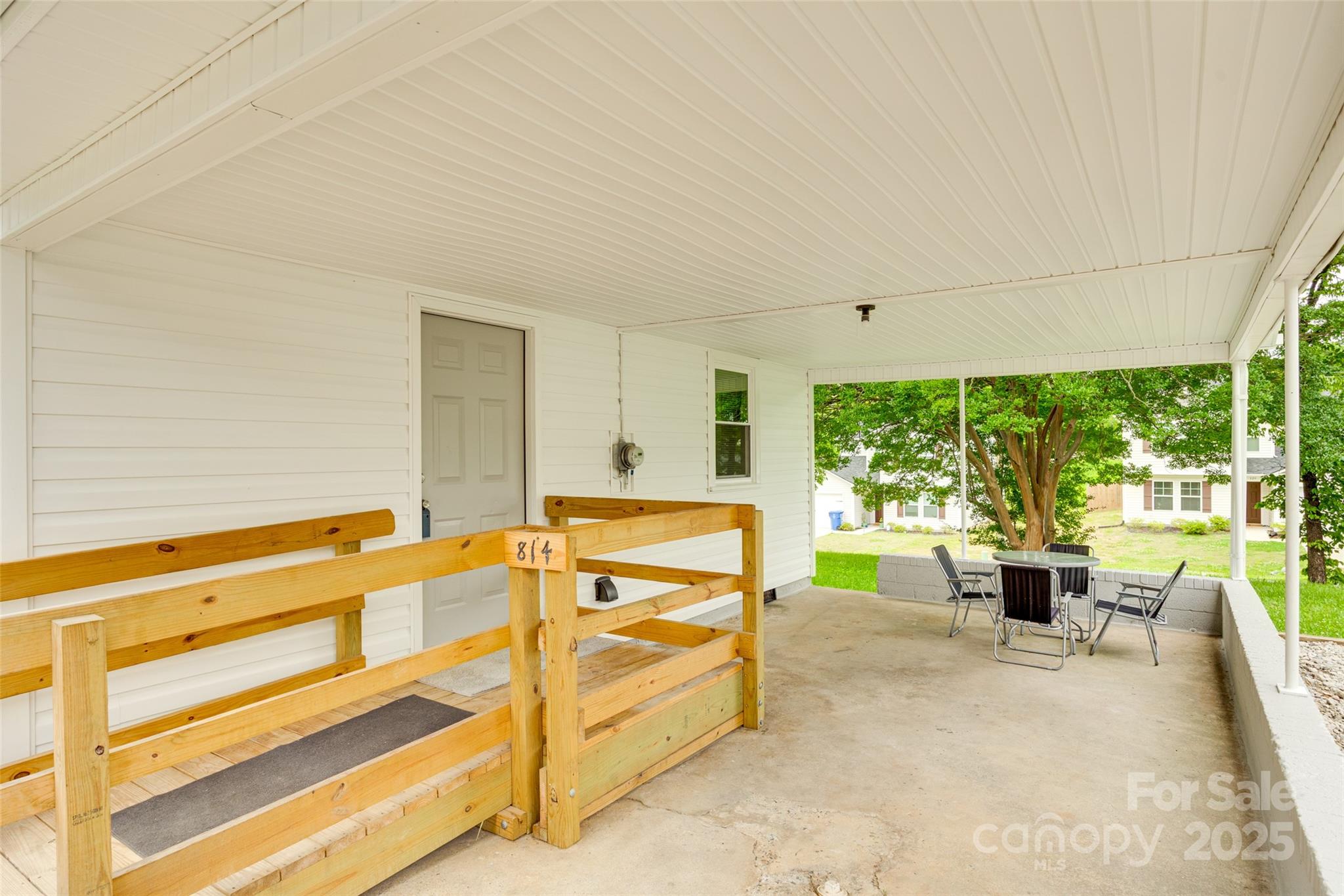 814 Grace Street Property Photo 6