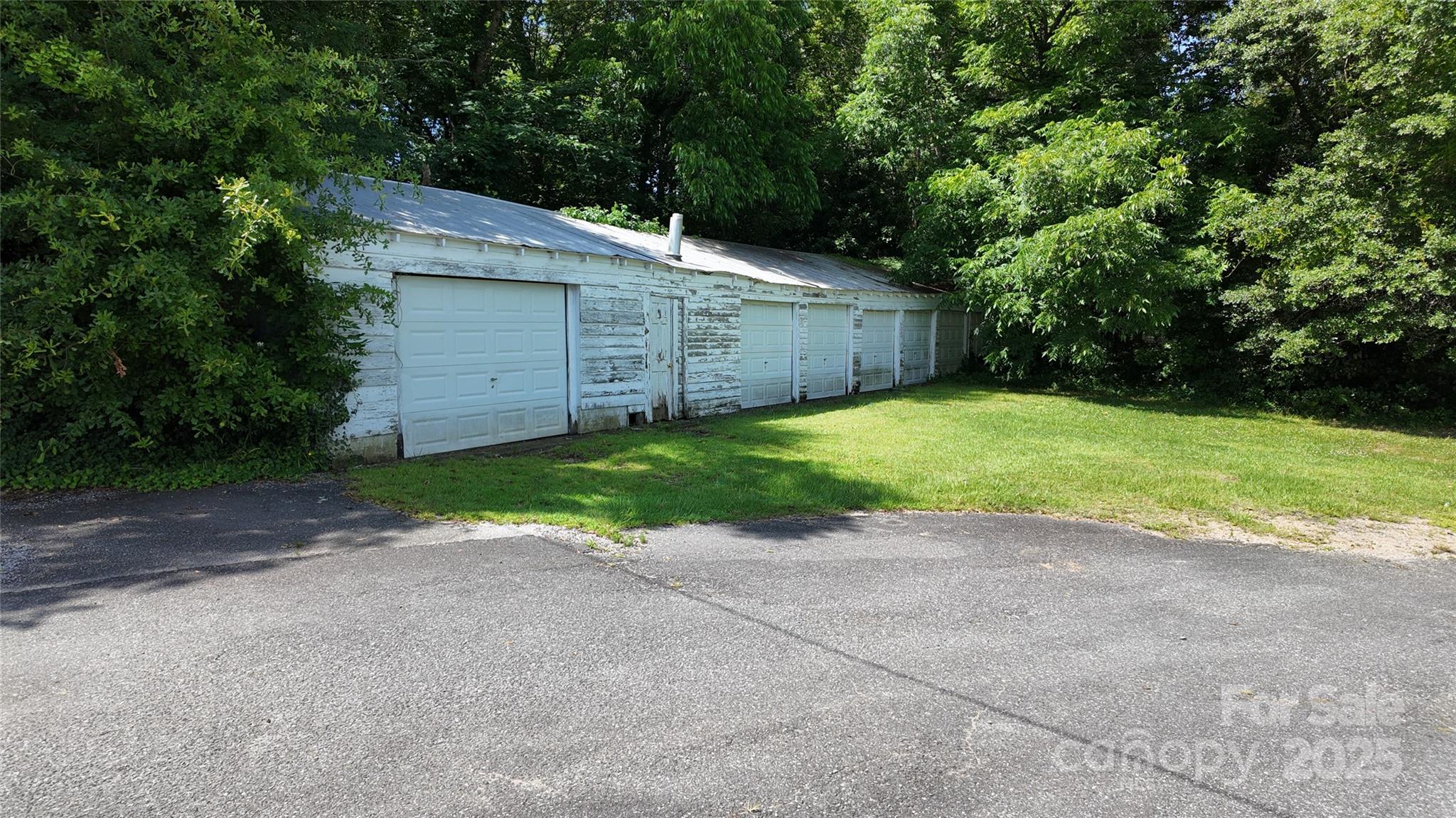 200 Dearborn Street Property Photo 3