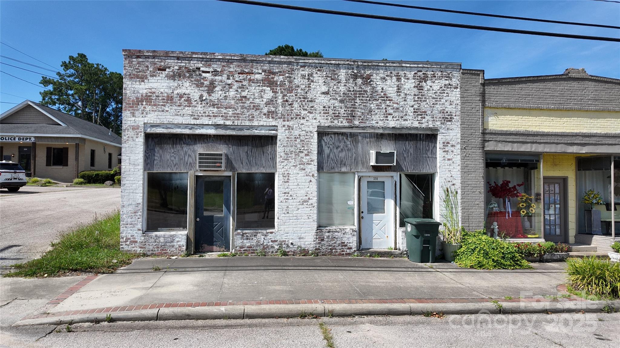 320 Dearborn Street Property Photo 1