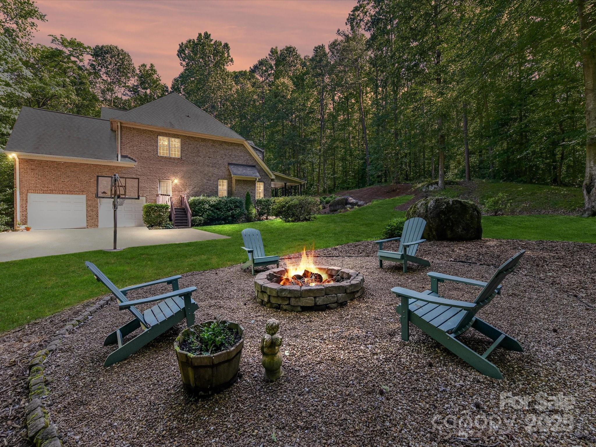 5955 Mountain Point Lane Property Photo 5