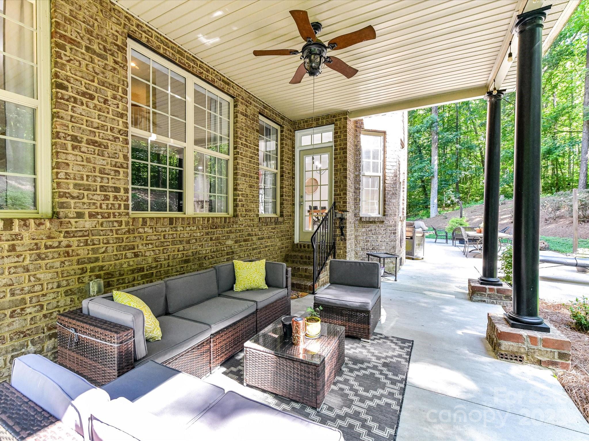 5955 Mountain Point Lane Property Photo 6