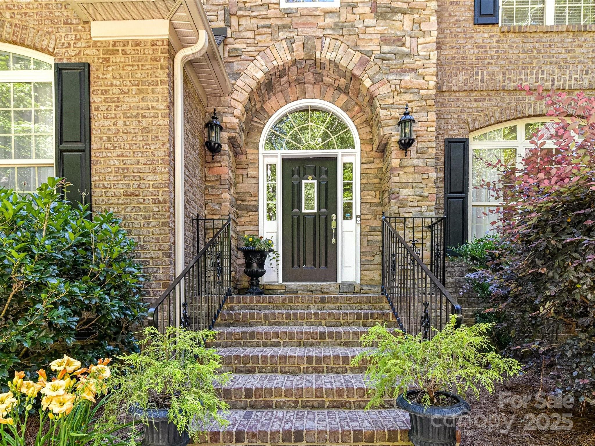 5955 Mountain Point Lane Property Photo 9